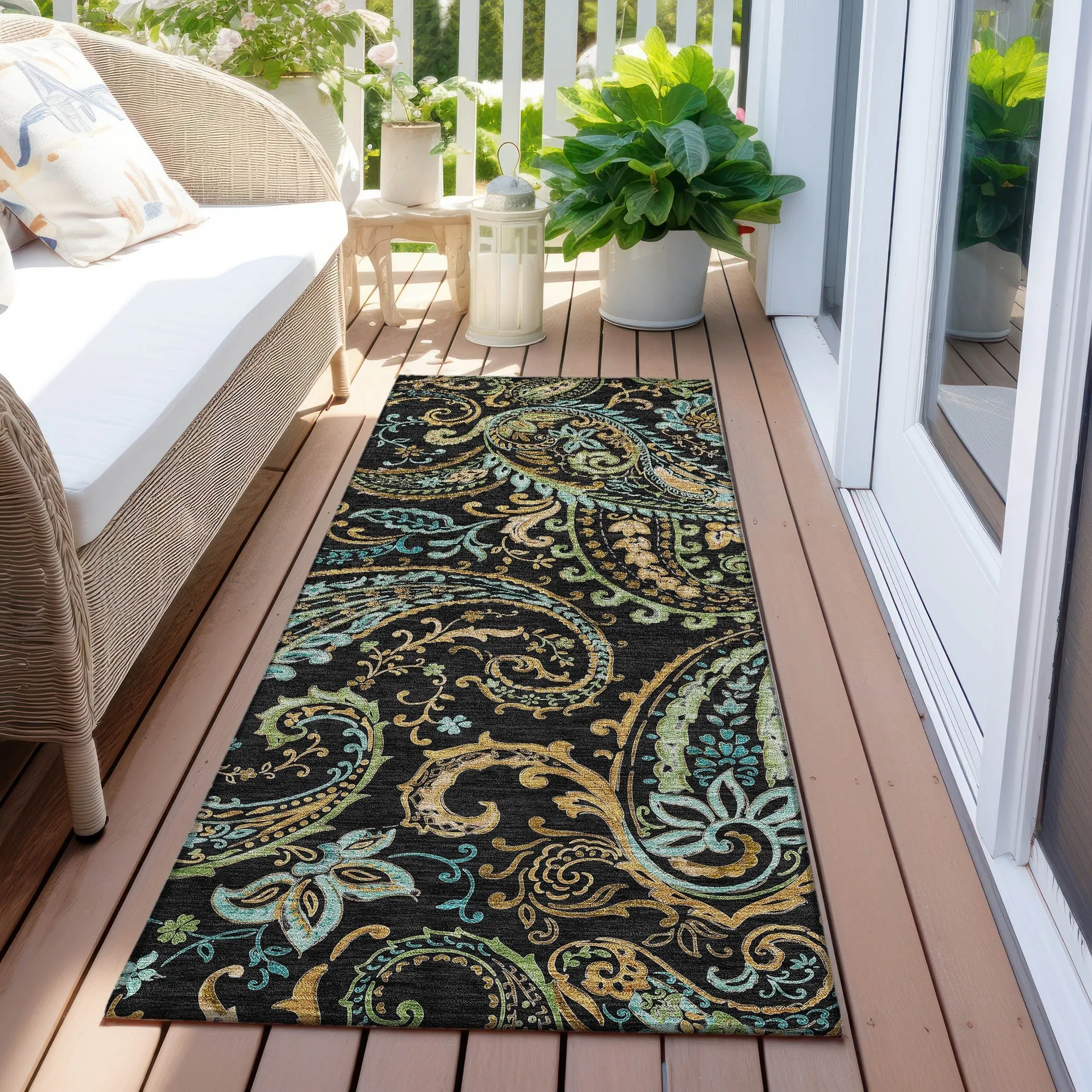 Machine Washable Indoor/ Outdoor Paisley Chantille Rug