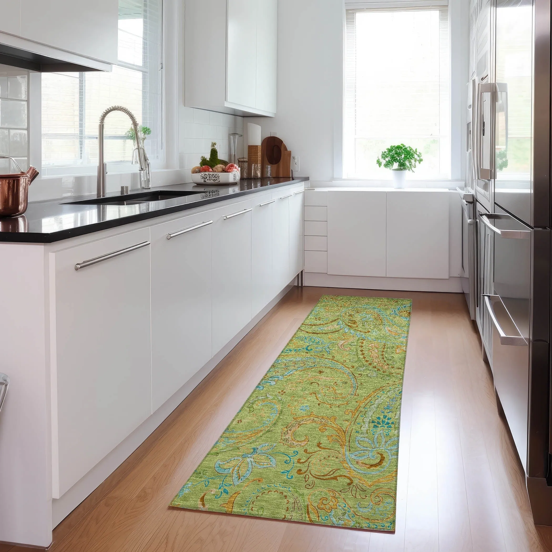 Machine Washable Indoor/ Outdoor Paisley Chantille Rug