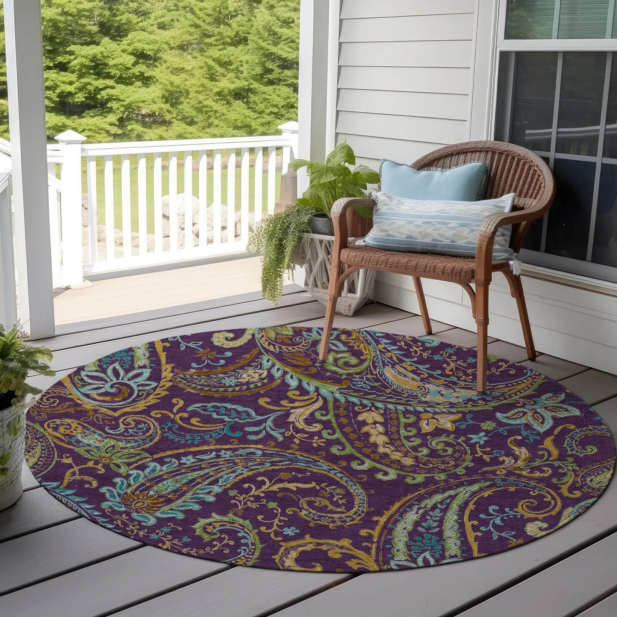 Machine Washable Indoor/ Outdoor Paisley Chantille Rug