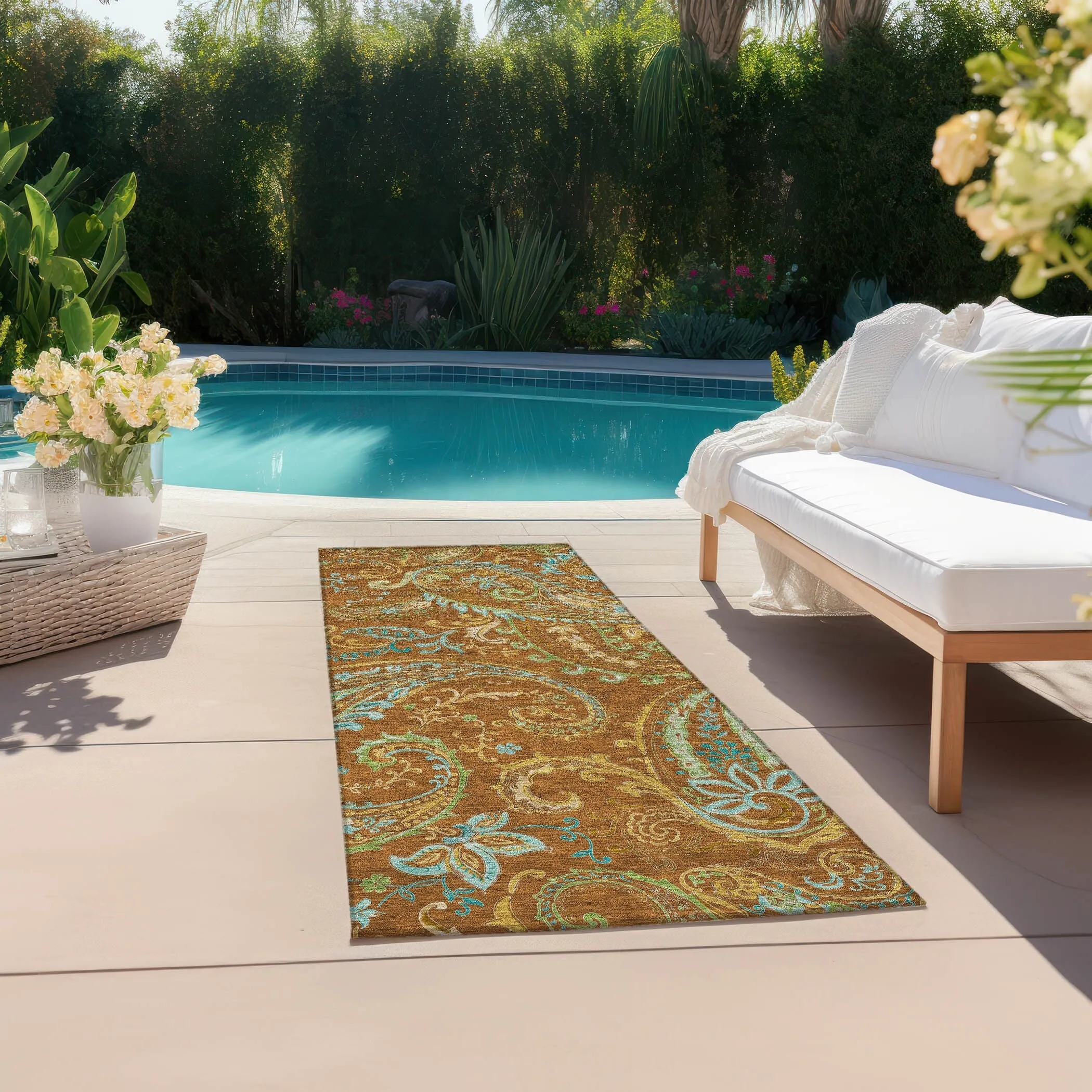 Machine Washable Indoor/ Outdoor Paisley Chantille Rug