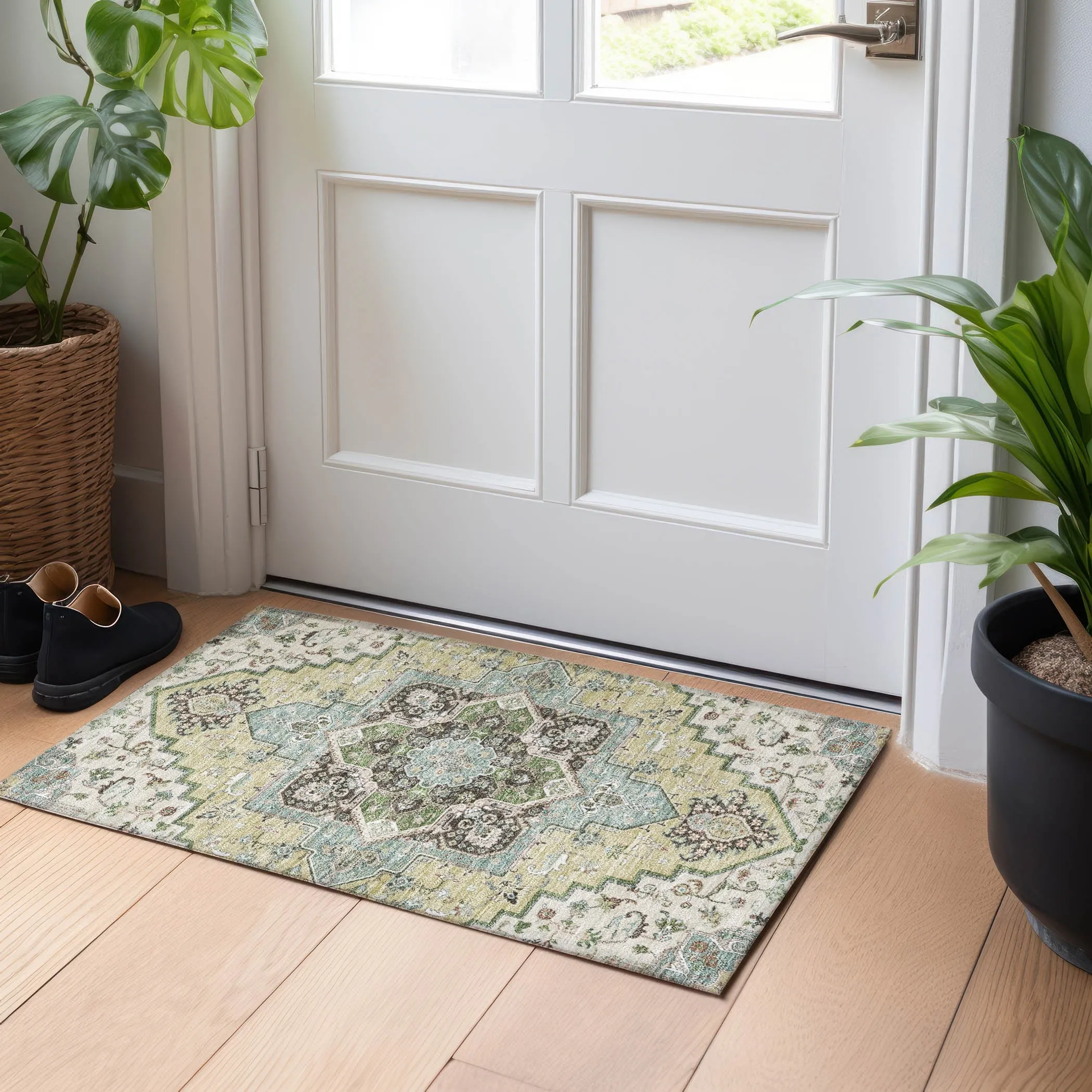 Machine Washable Indoor/ Outdoor Persian Traditional Chantille Rug