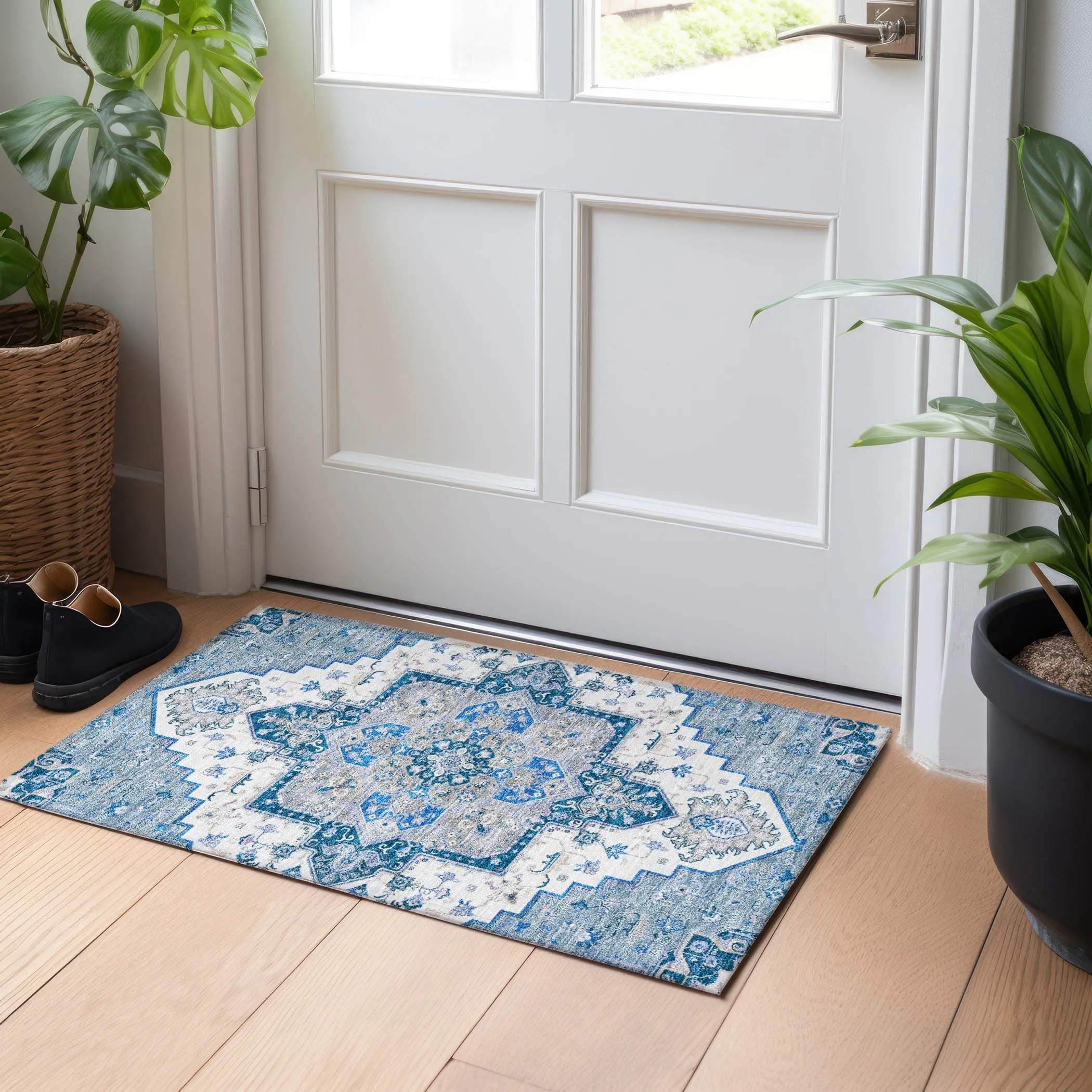 Machine Washable Indoor/ Outdoor Persian Traditional Chantille Rug