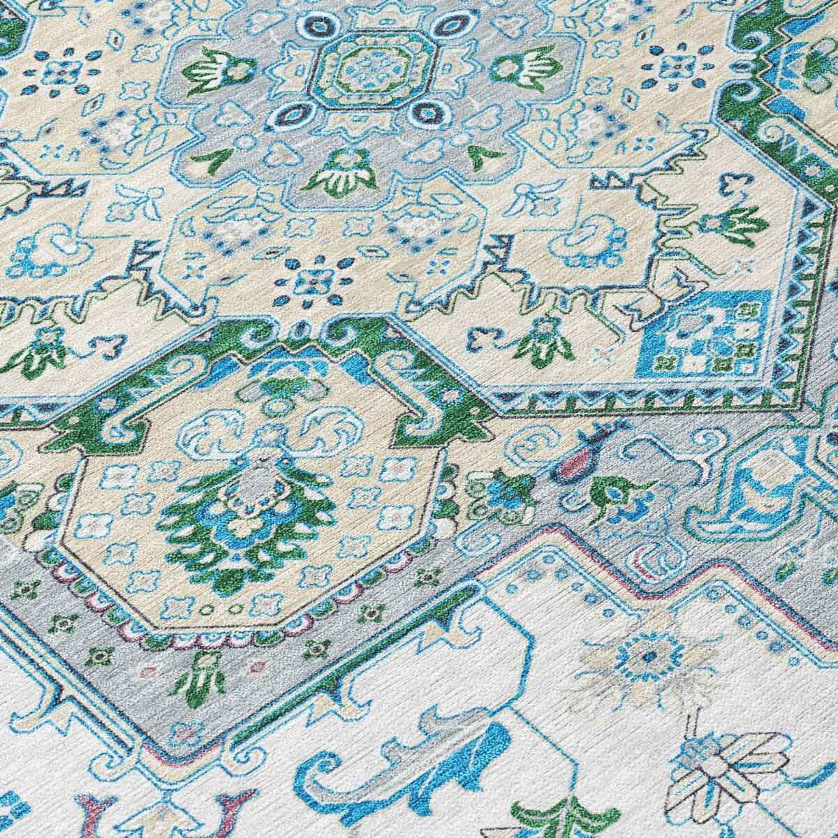 Machine Washable Indoor/ Outdoor Persian Traditional Chantille Rug