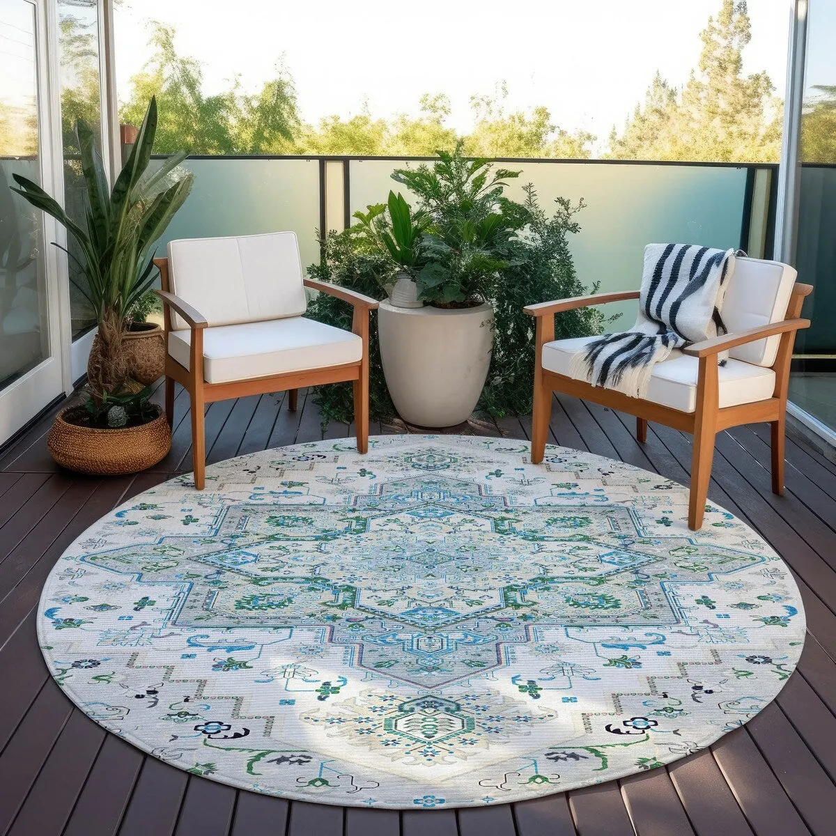 Machine Washable Indoor/ Outdoor Persian Traditional Chantille Rug