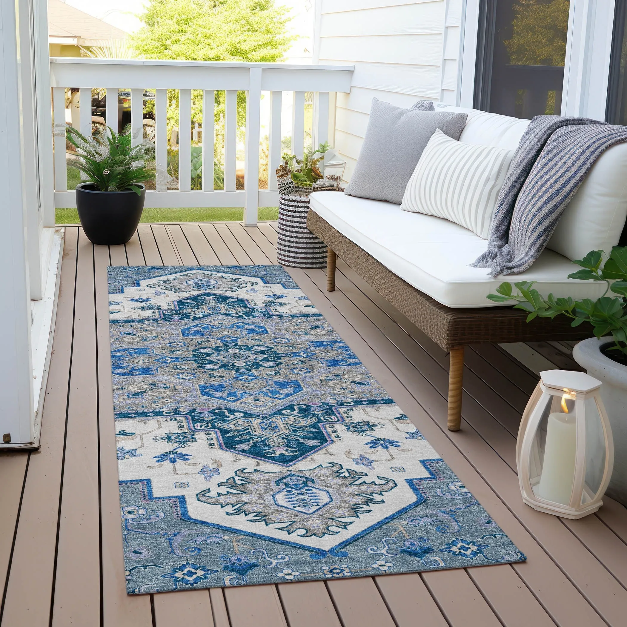 Machine Washable Indoor/ Outdoor Persian Traditional Chantille Rug