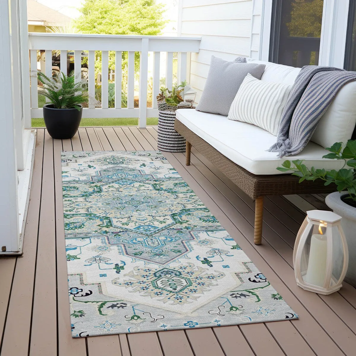 Machine Washable Indoor/ Outdoor Persian Traditional Chantille Rug