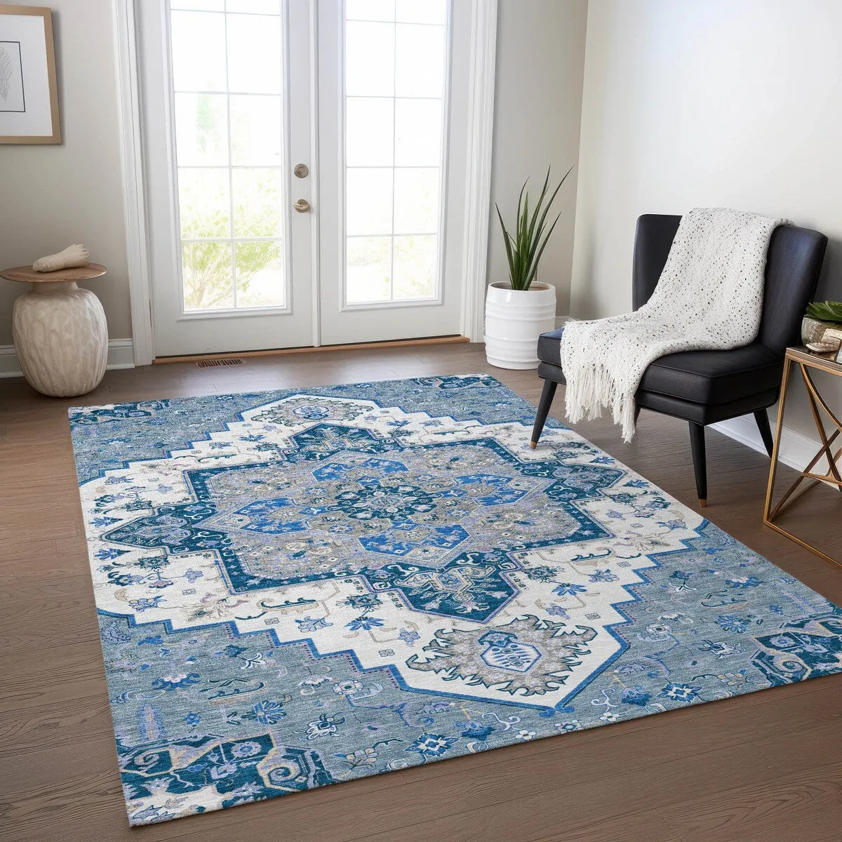 Machine Washable Indoor/ Outdoor Persian Traditional Chantille Rug