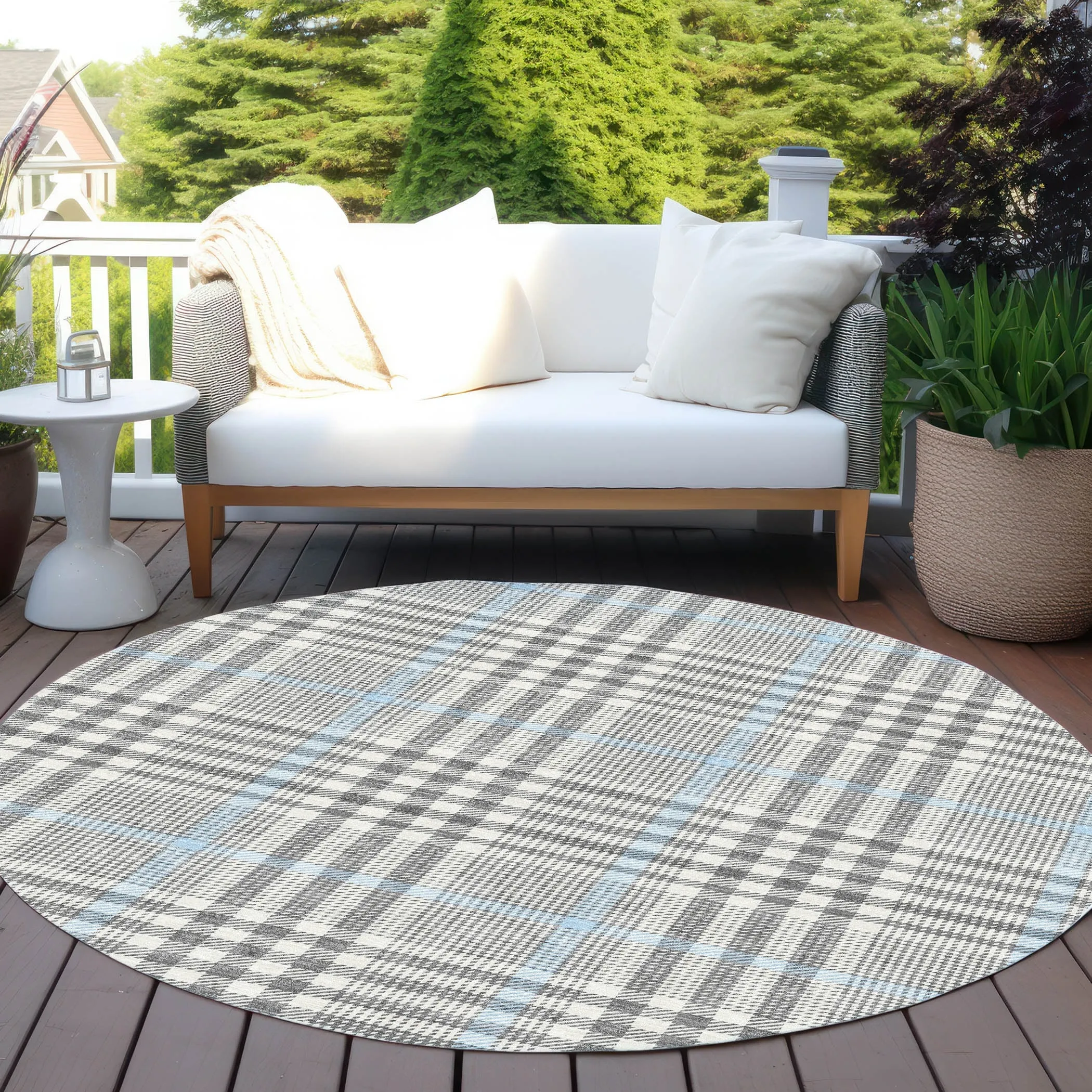 Machine Washable Indoor/ Outdoor Plaid Chantille Rug