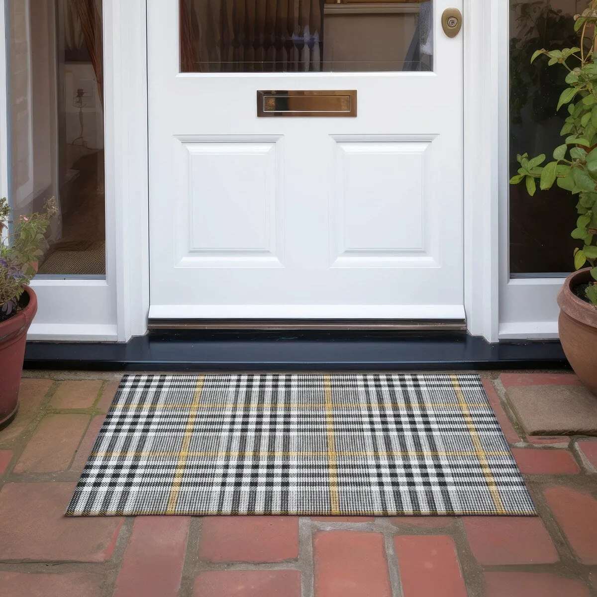 Machine Washable Indoor/ Outdoor Plaid Chantille Rug