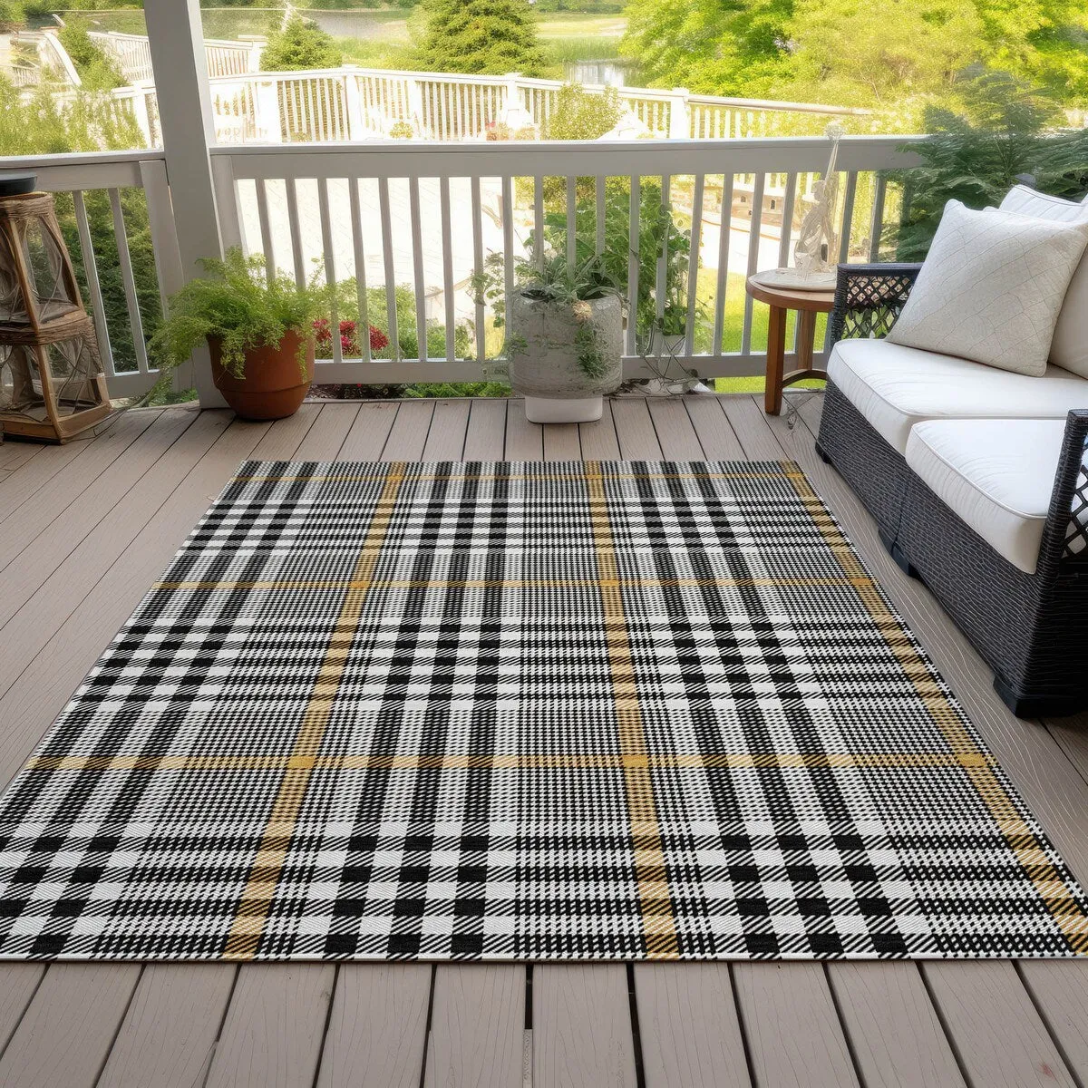 Machine Washable Indoor/ Outdoor Plaid Chantille Rug