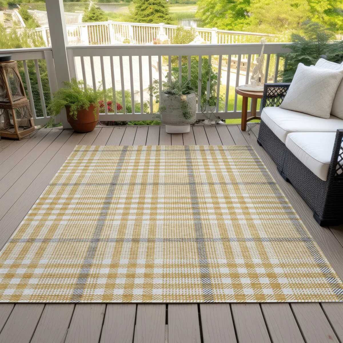 Machine Washable Indoor/ Outdoor Plaid Chantille Rug