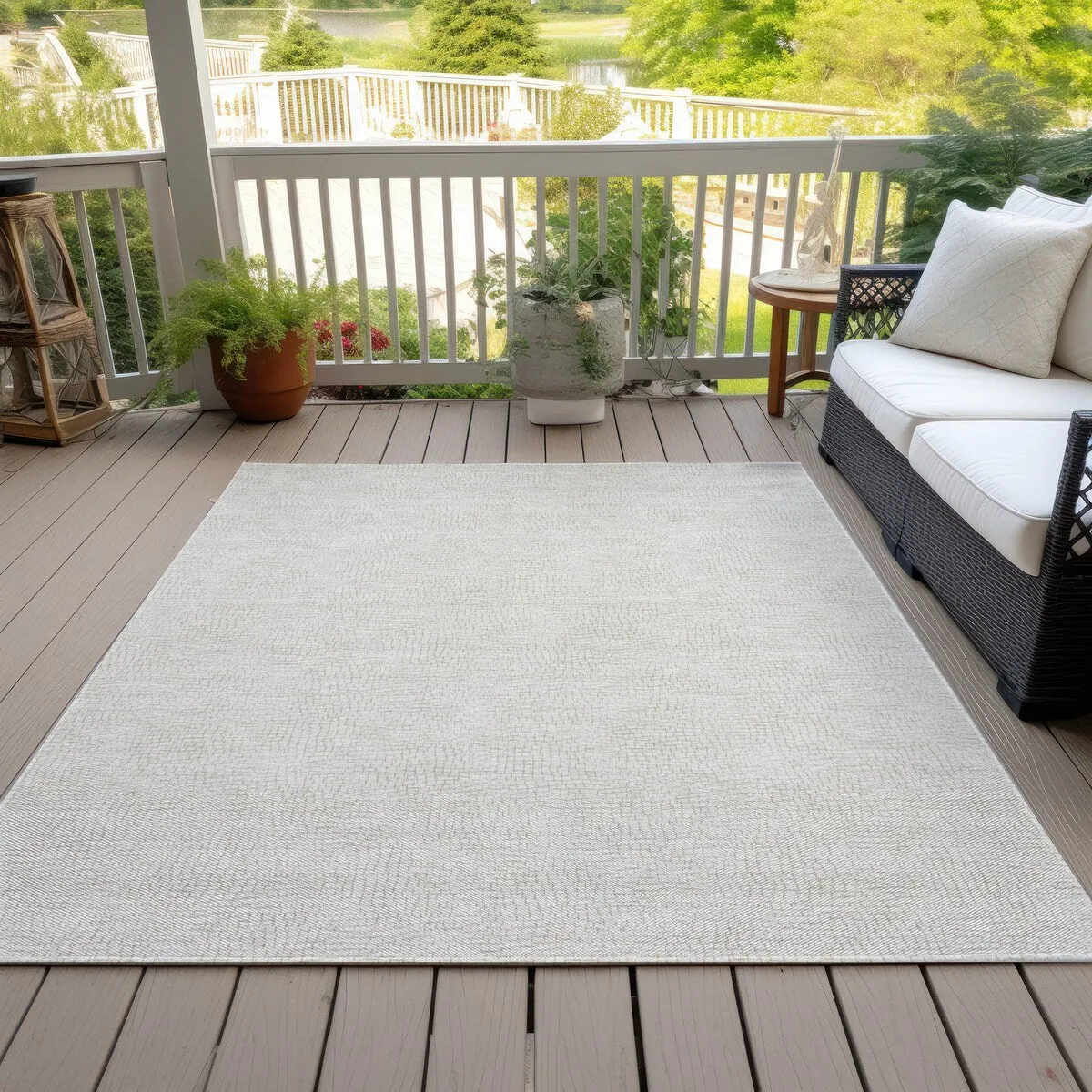 Machine Washable Indoor/ Outdoor Solid Causal Chantille Rug