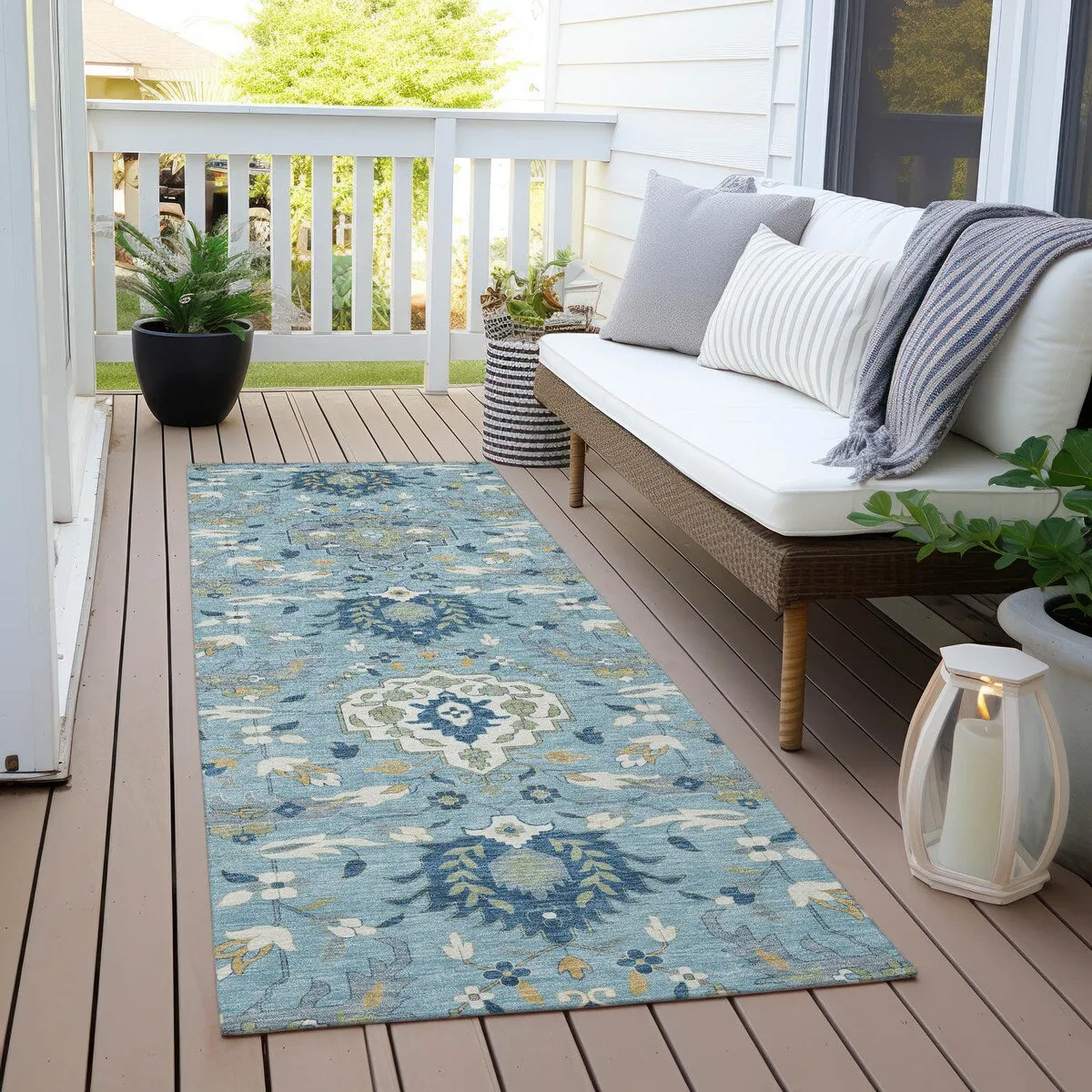 Machine Washable Indoor/ Outdoor Traditional Kashan Chantille Rug