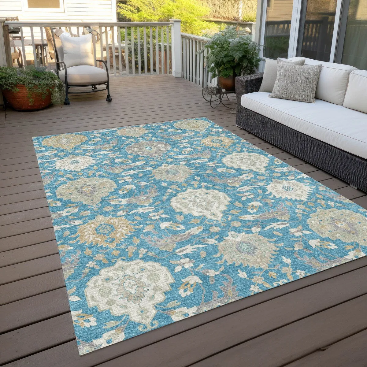 Machine Washable Indoor/ Outdoor Traditional Kashan Chantille Rug