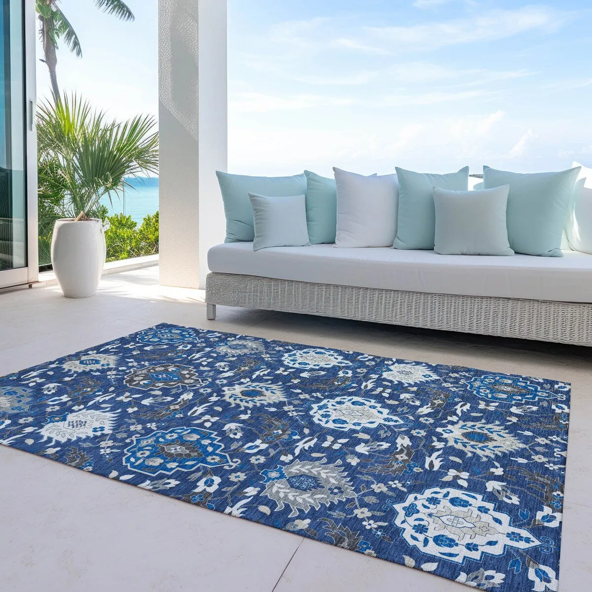 Machine Washable Indoor/ Outdoor Traditional Kashan Chantille Rug