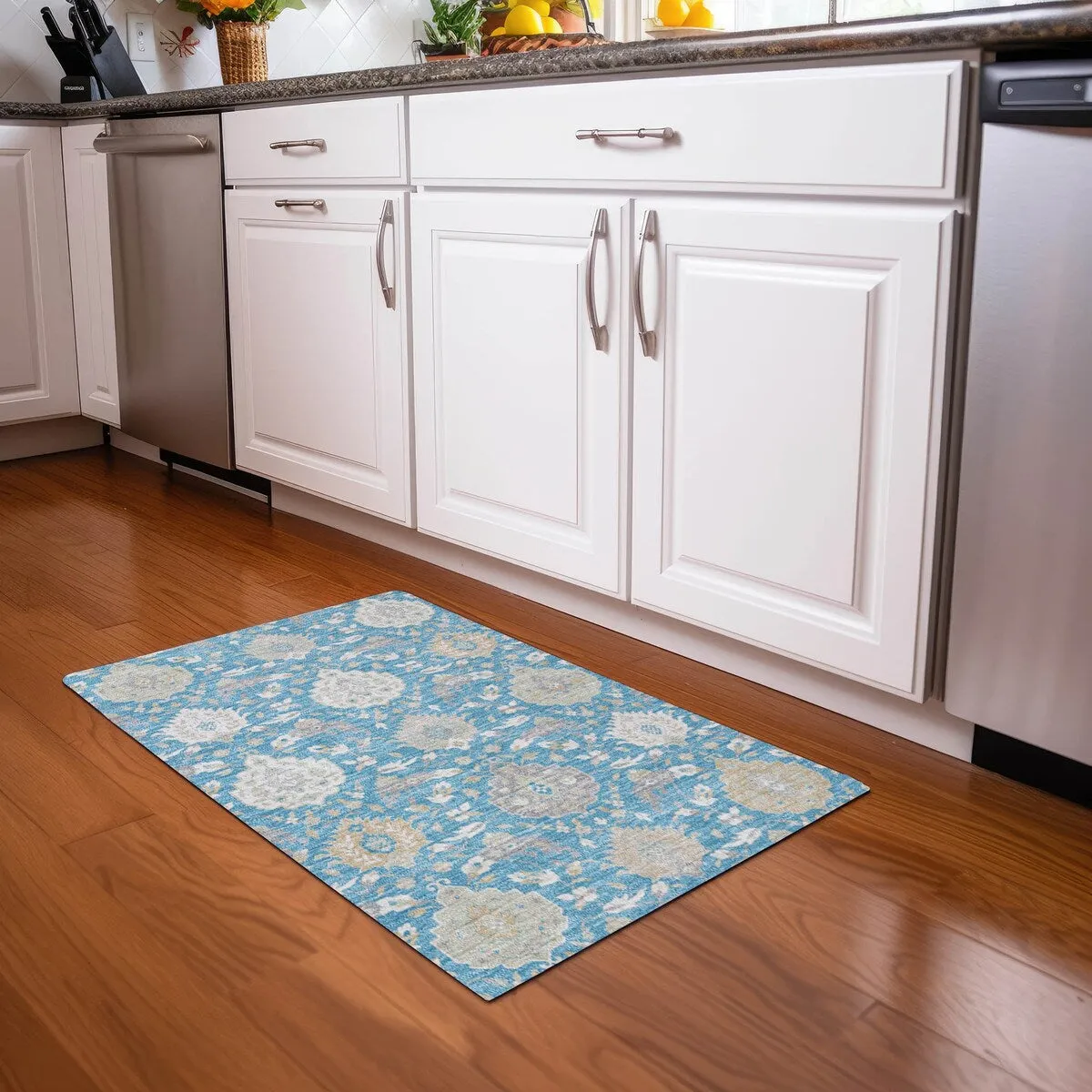 Machine Washable Indoor/ Outdoor Traditional Kashan Chantille Rug