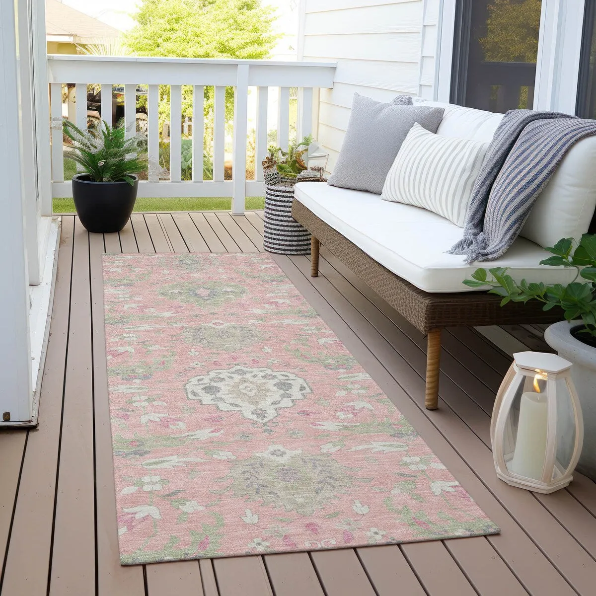 Machine Washable Indoor/ Outdoor Traditional Kashan Chantille Rug