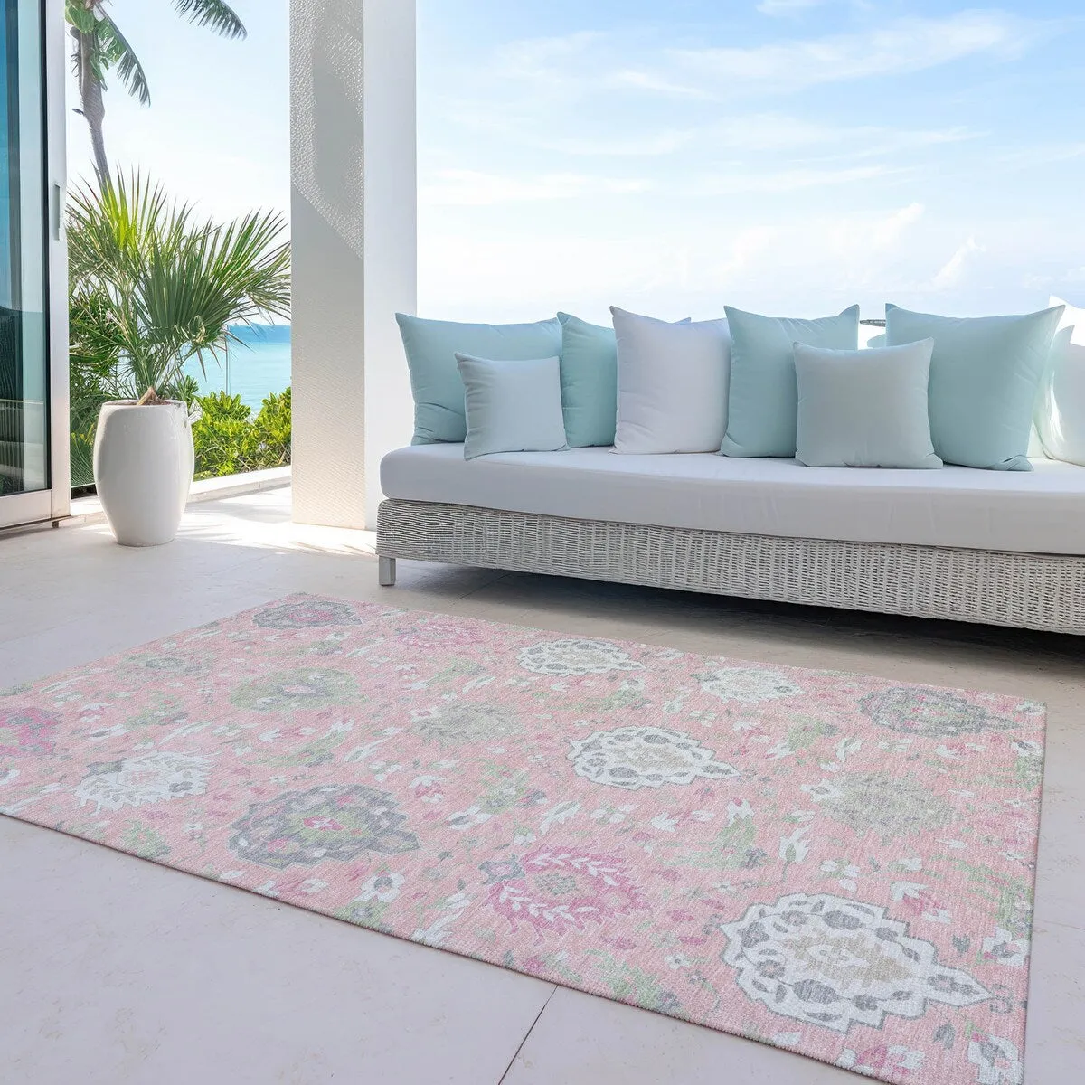 Machine Washable Indoor/ Outdoor Traditional Kashan Chantille Rug