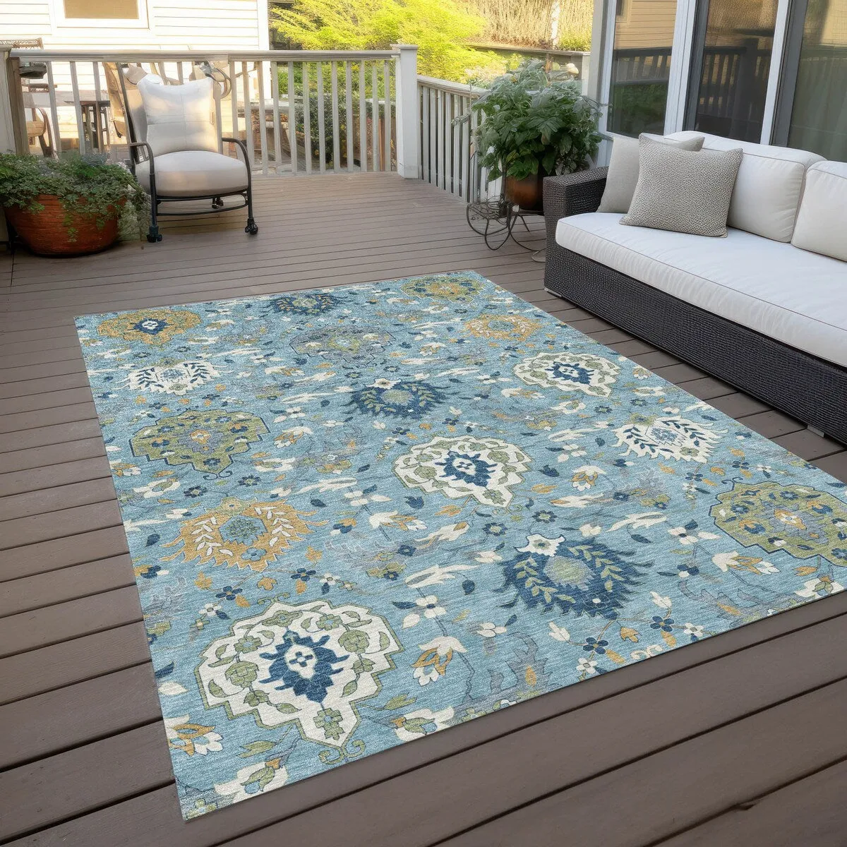 Machine Washable Indoor/ Outdoor Traditional Kashan Chantille Rug