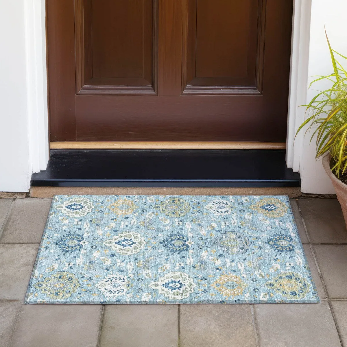 Machine Washable Indoor/ Outdoor Traditional Kashan Chantille Rug