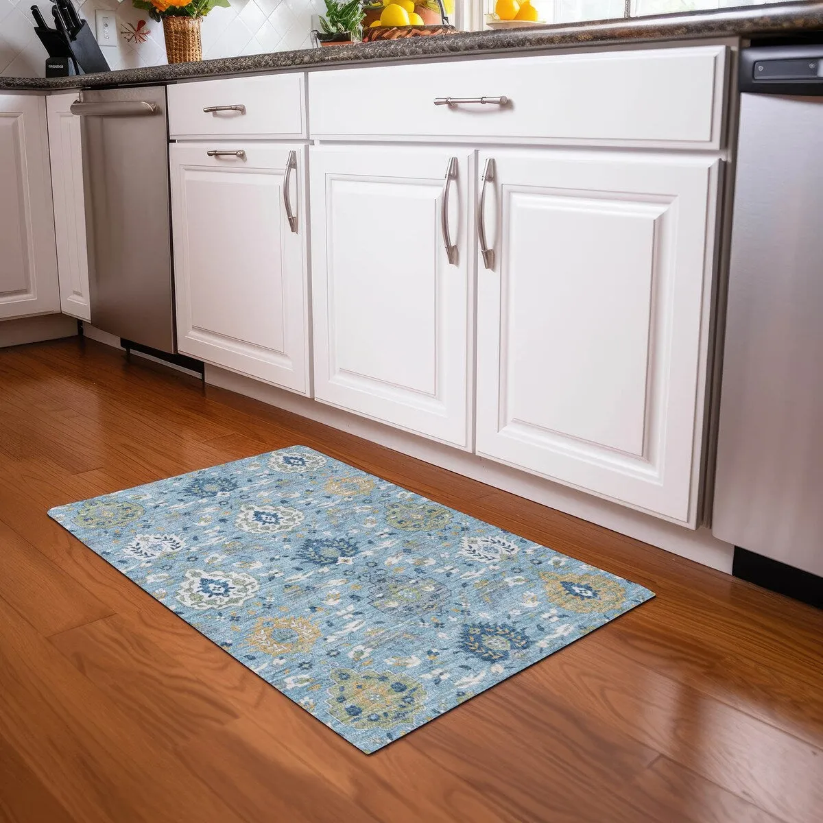 Machine Washable Indoor/ Outdoor Traditional Kashan Chantille Rug