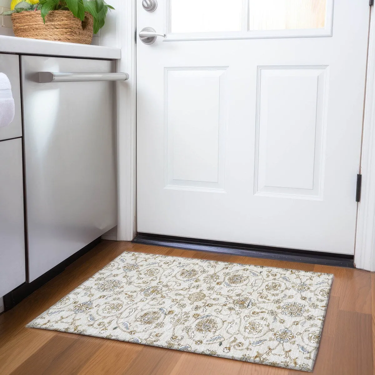 Machine Washable Indoor/ Outdoor Traditional KashanChantille Rug
