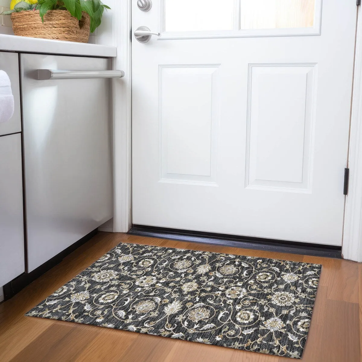 Machine Washable Indoor/ Outdoor Traditional KashanChantille Rug