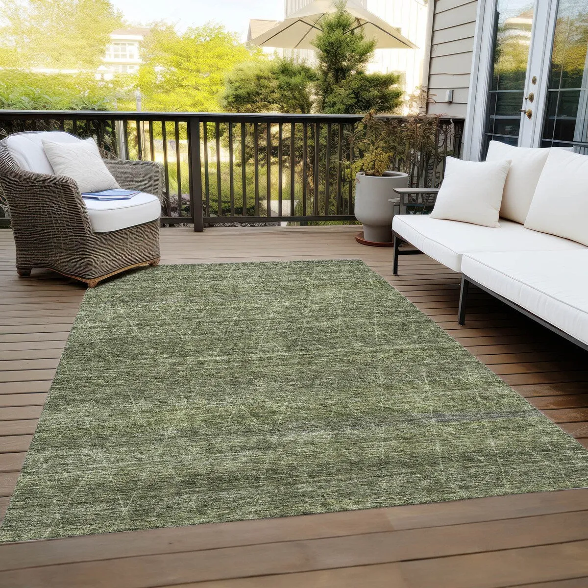 Machine Washable Indoor/ Outdoor Trellis Ombre Chantille Rug
