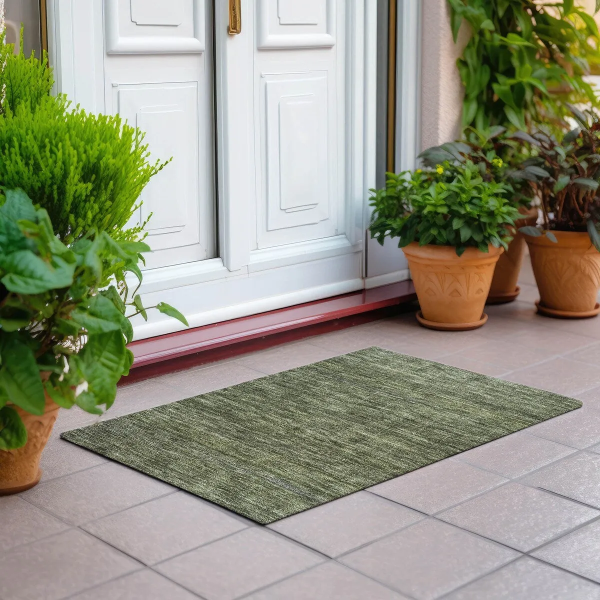 Machine Washable Indoor/ Outdoor Trellis Ombre Chantille Rug