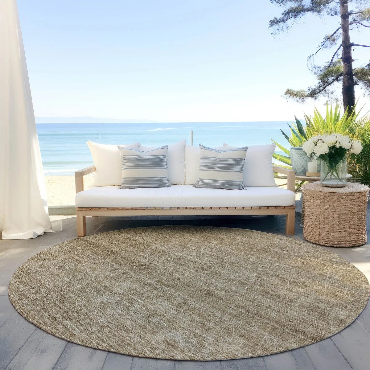 Machine Washable Indoor/ Outdoor Trellis Ombre Chantille Rug