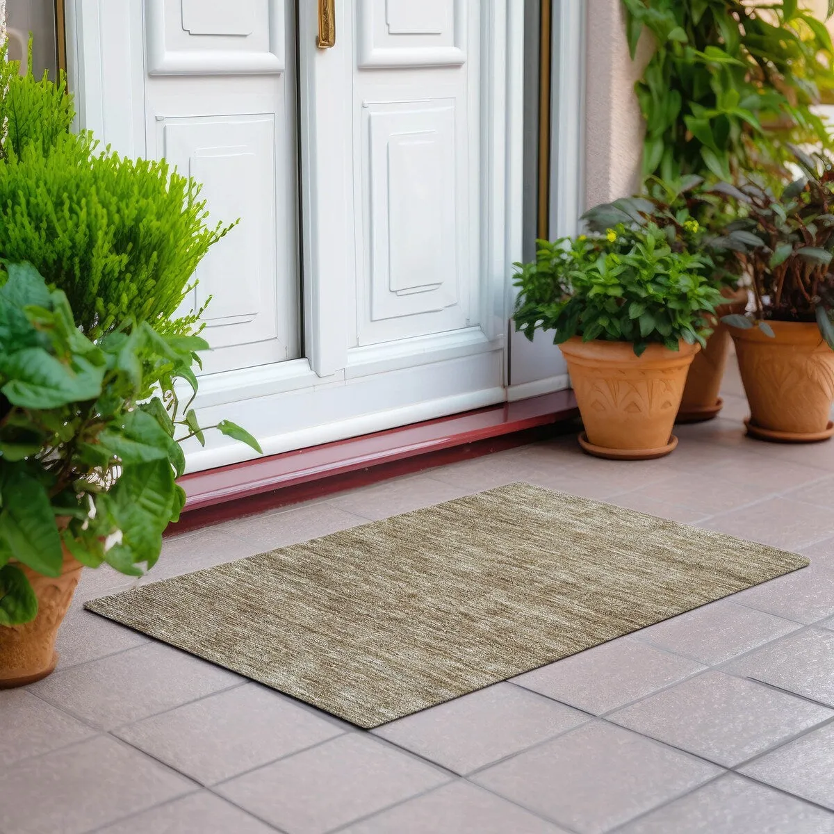 Machine Washable Indoor/ Outdoor Trellis Ombre Chantille Rug