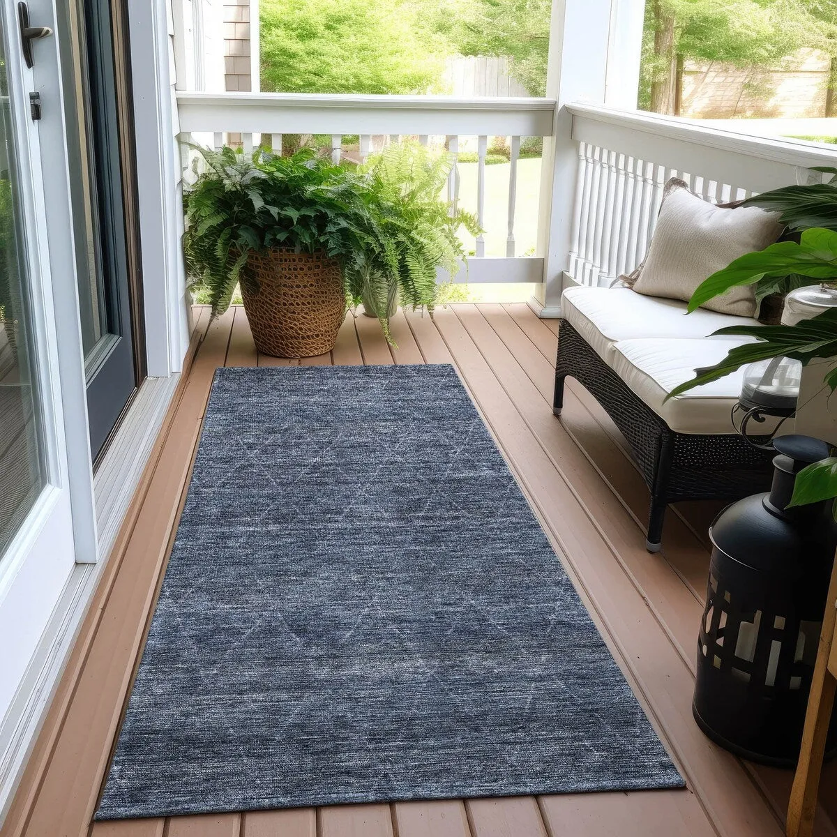 Machine Washable Indoor/ Outdoor Trellis Ombre Chantille Rug