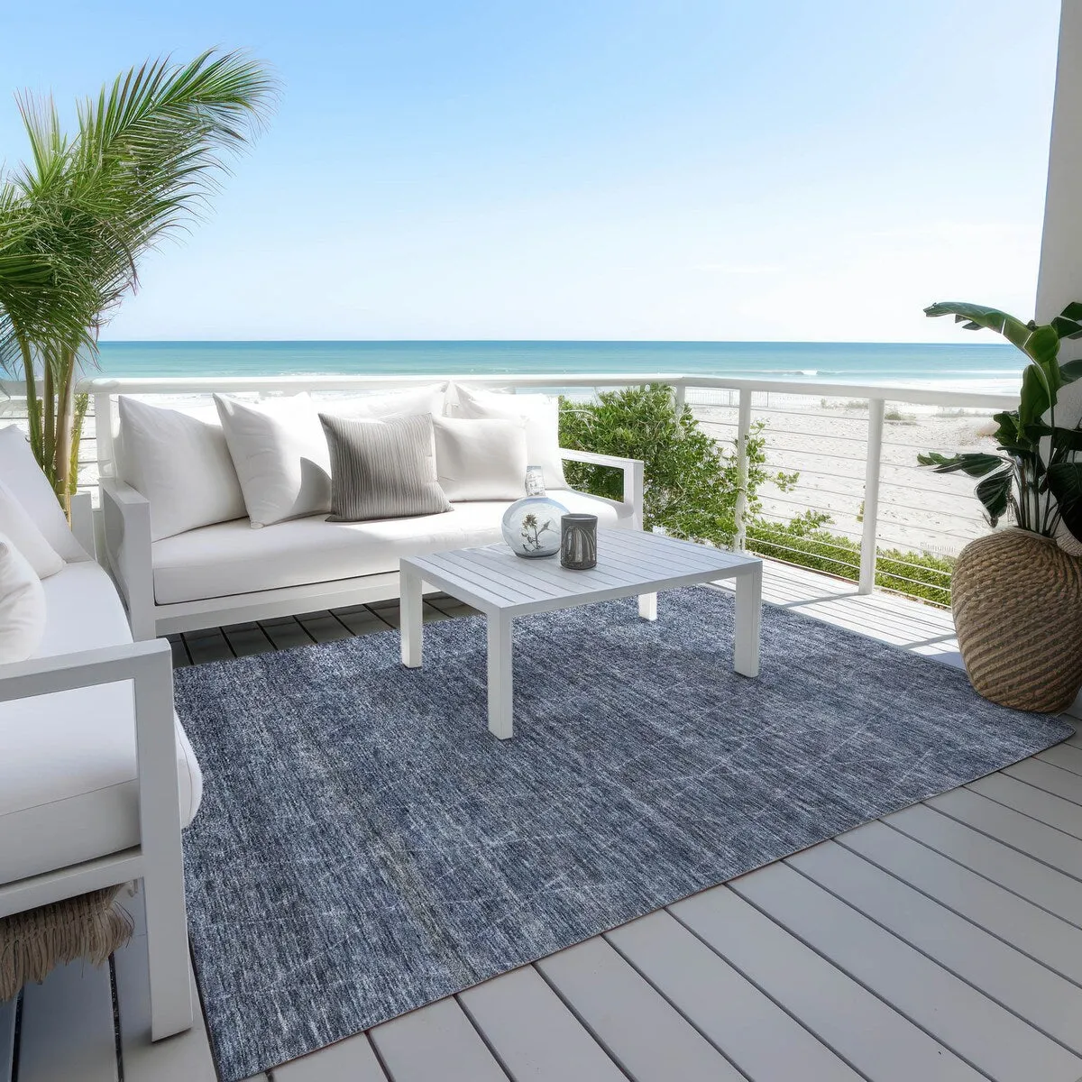 Machine Washable Indoor/ Outdoor Trellis Ombre Chantille Rug