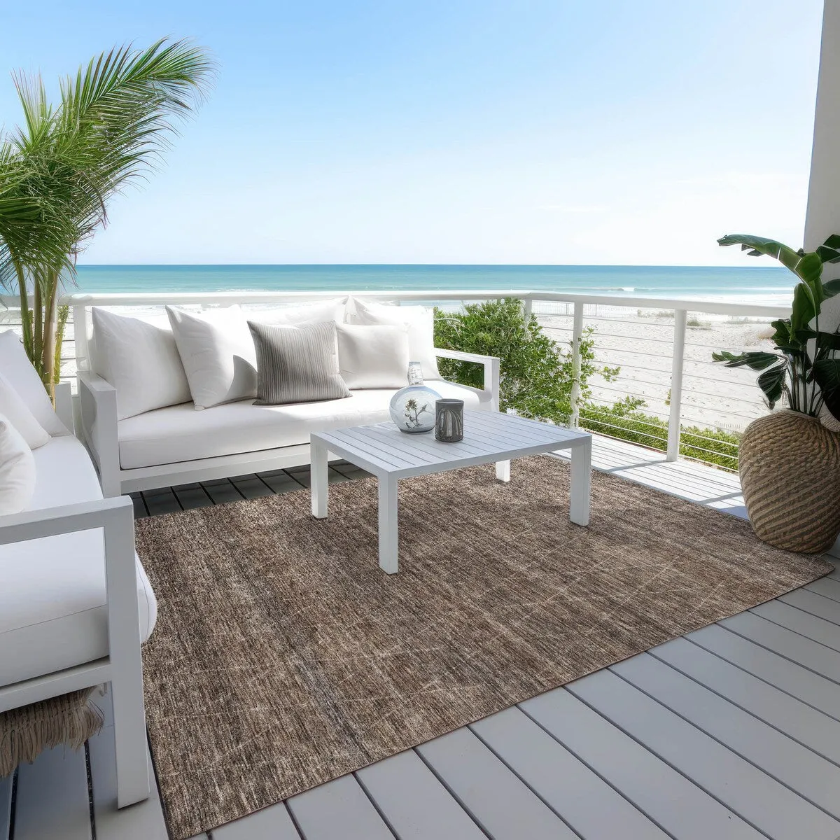Machine Washable Indoor/ Outdoor Trellis Ombre Chantille Rug