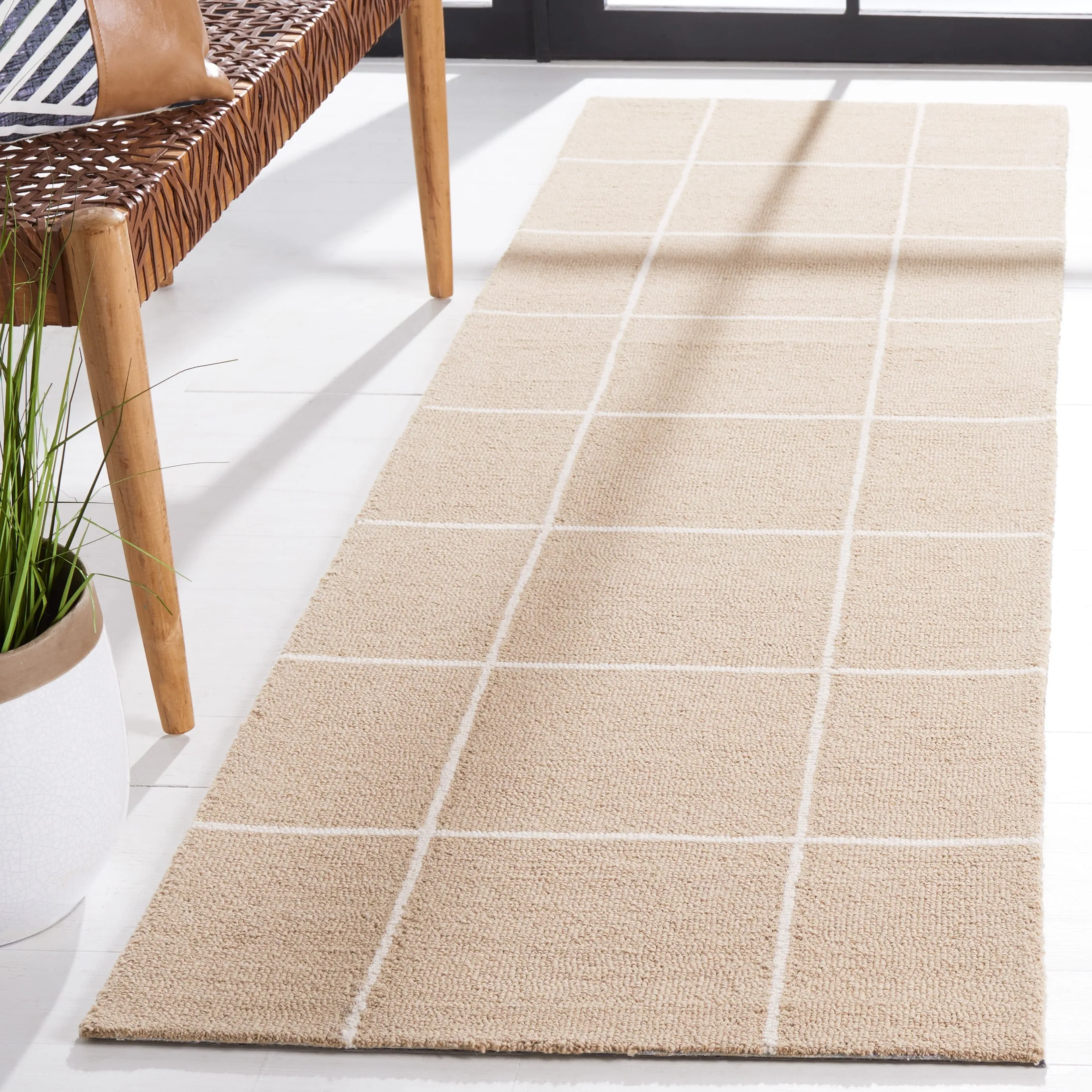 Martha Stewart by SAFAVIEH Alessya Checkered Grid Wool Rug