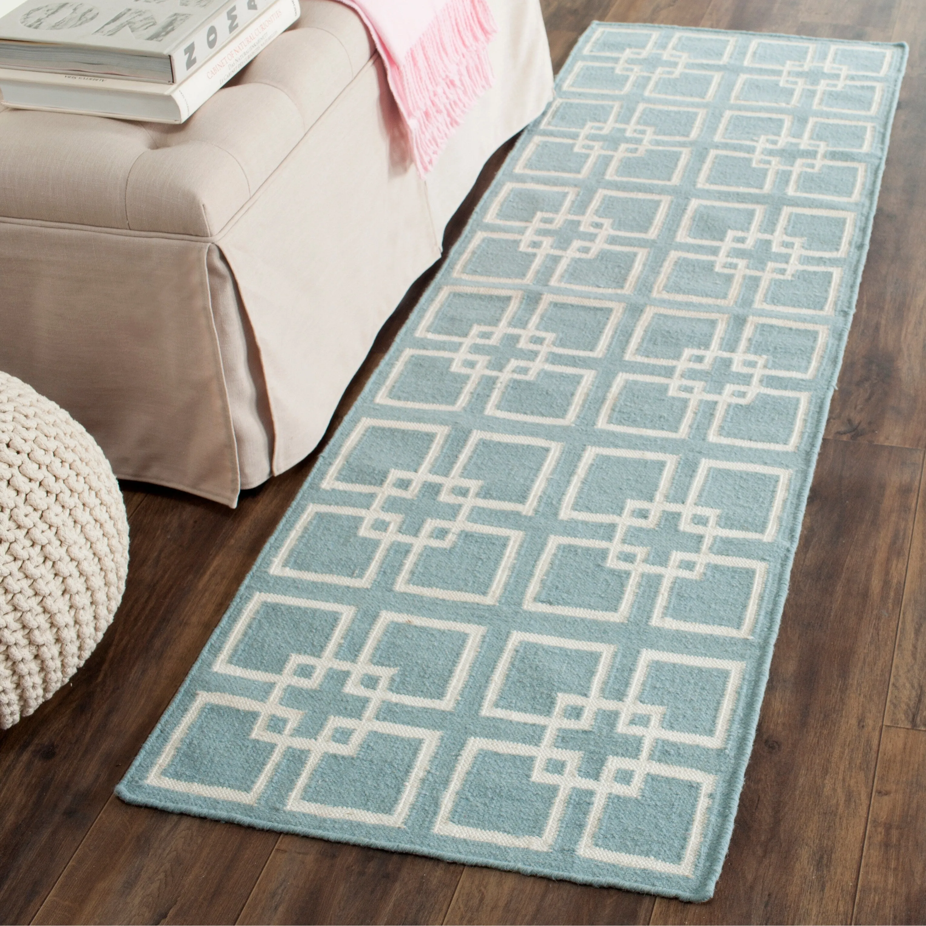 Martha Stewart by SAFAVIEH Square Dance Wool/ Banana Silk Rug