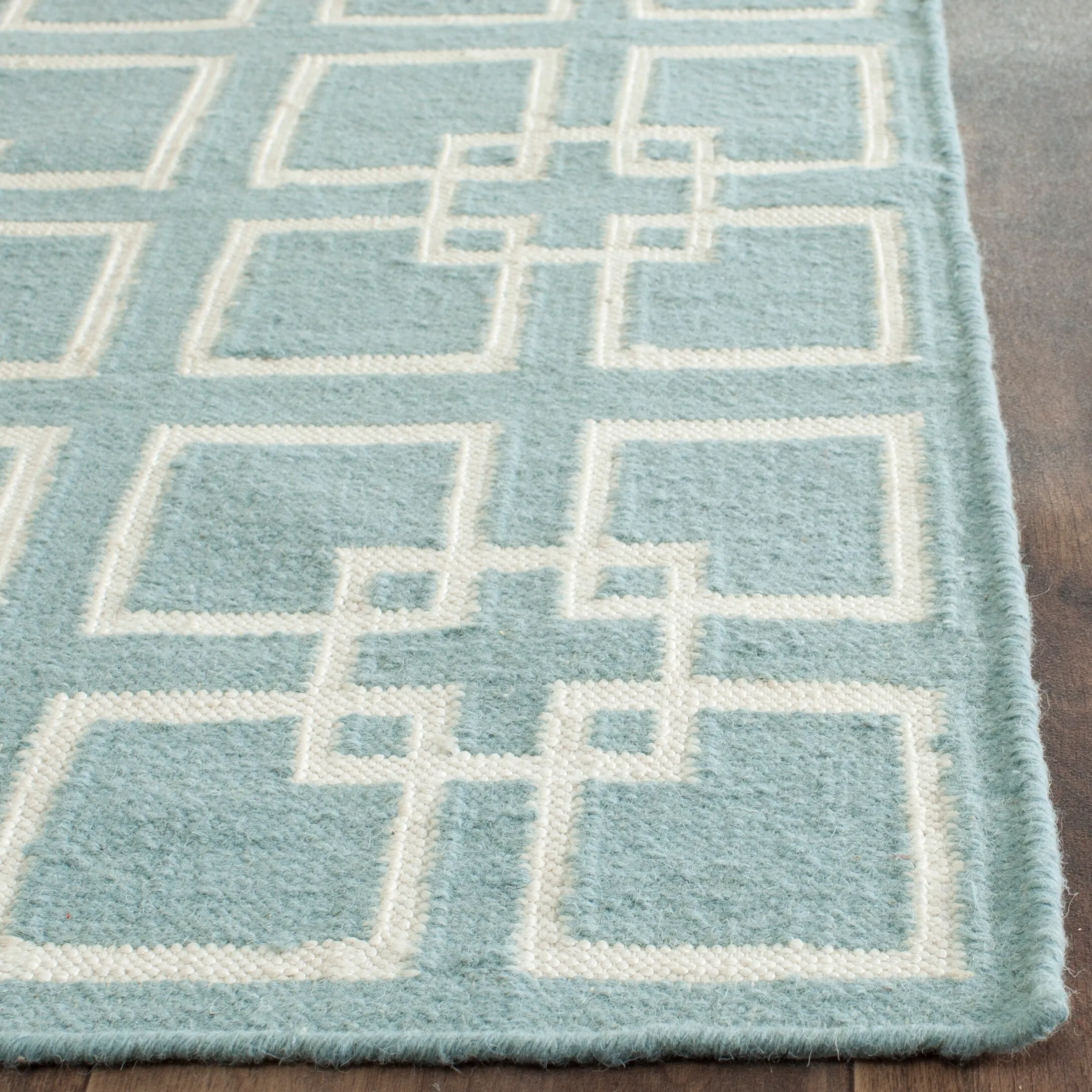 Martha Stewart by SAFAVIEH Square Dance Wool/ Banana Silk Rug