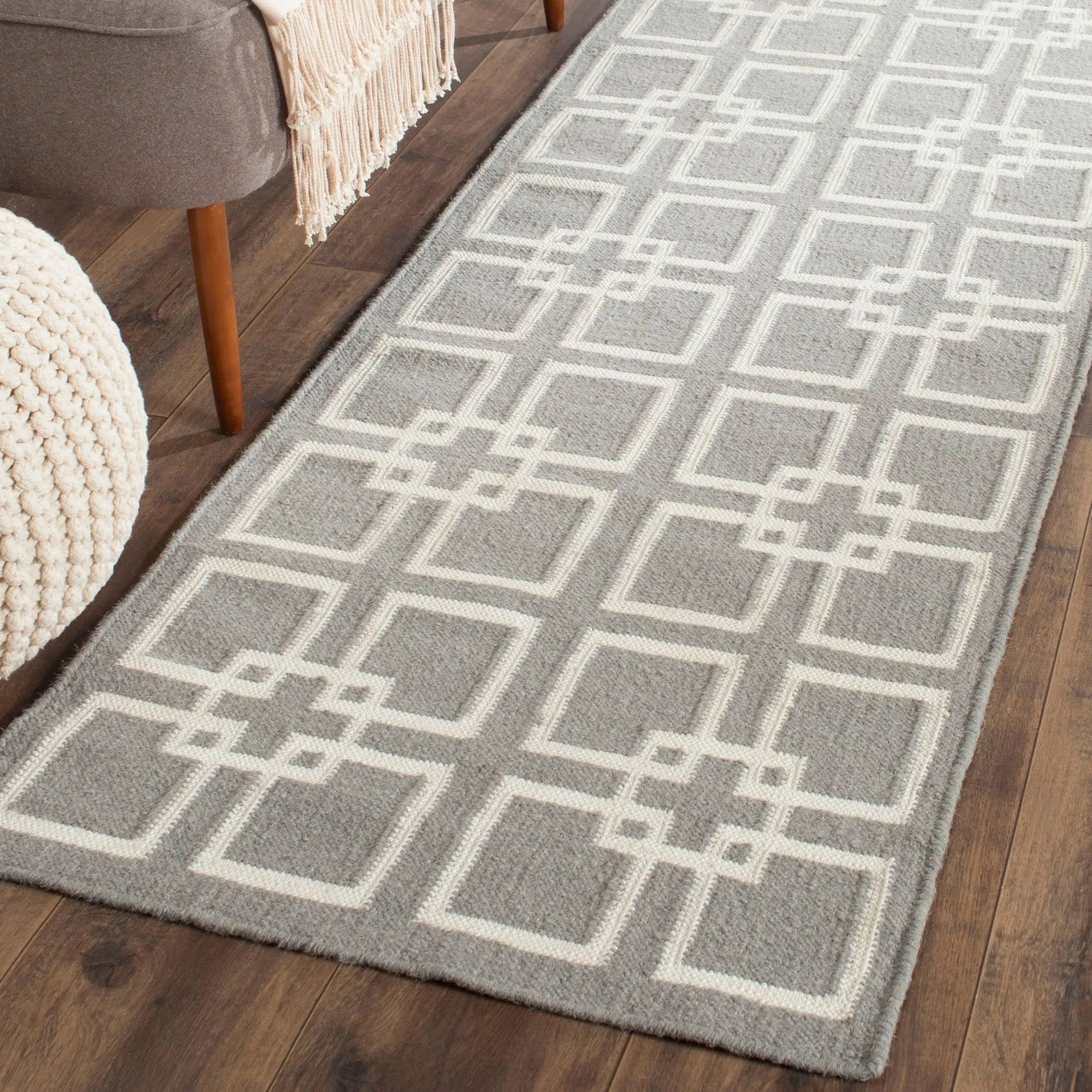 Martha Stewart by SAFAVIEH Square Dance Wool/ Banana Silk Rug