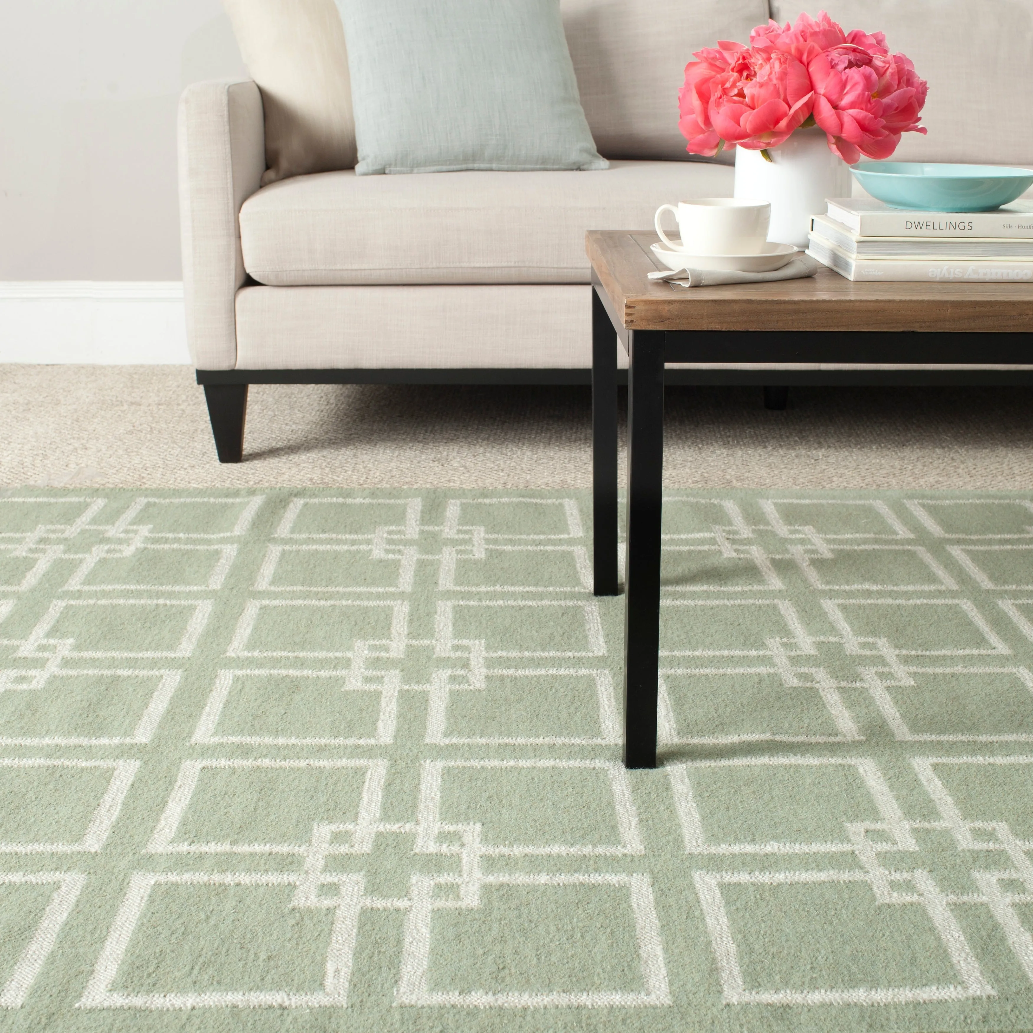 Martha Stewart by SAFAVIEH Square Dance Wool/ Banana Silk Rug