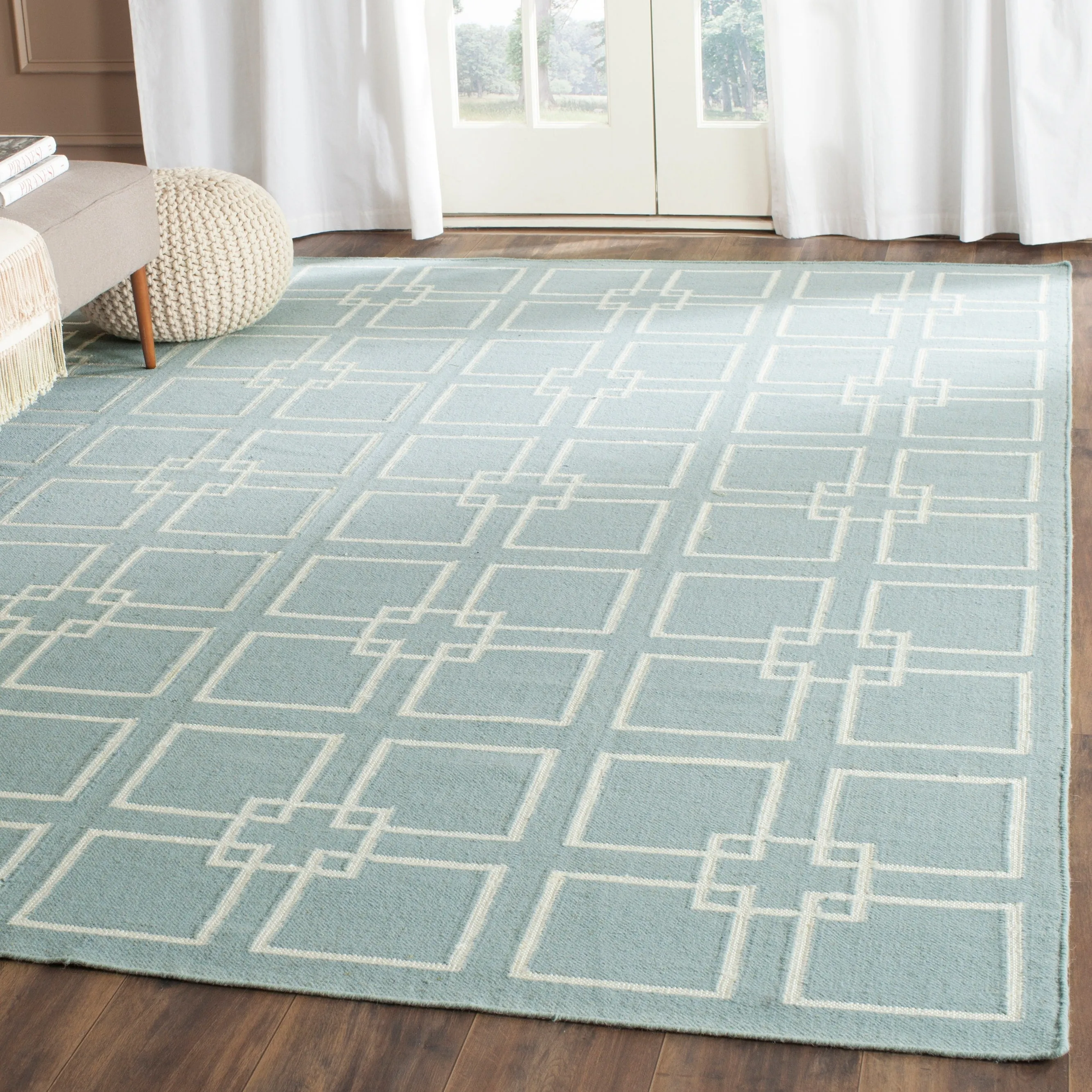 Martha Stewart by SAFAVIEH Square Dance Wool/ Banana Silk Rug