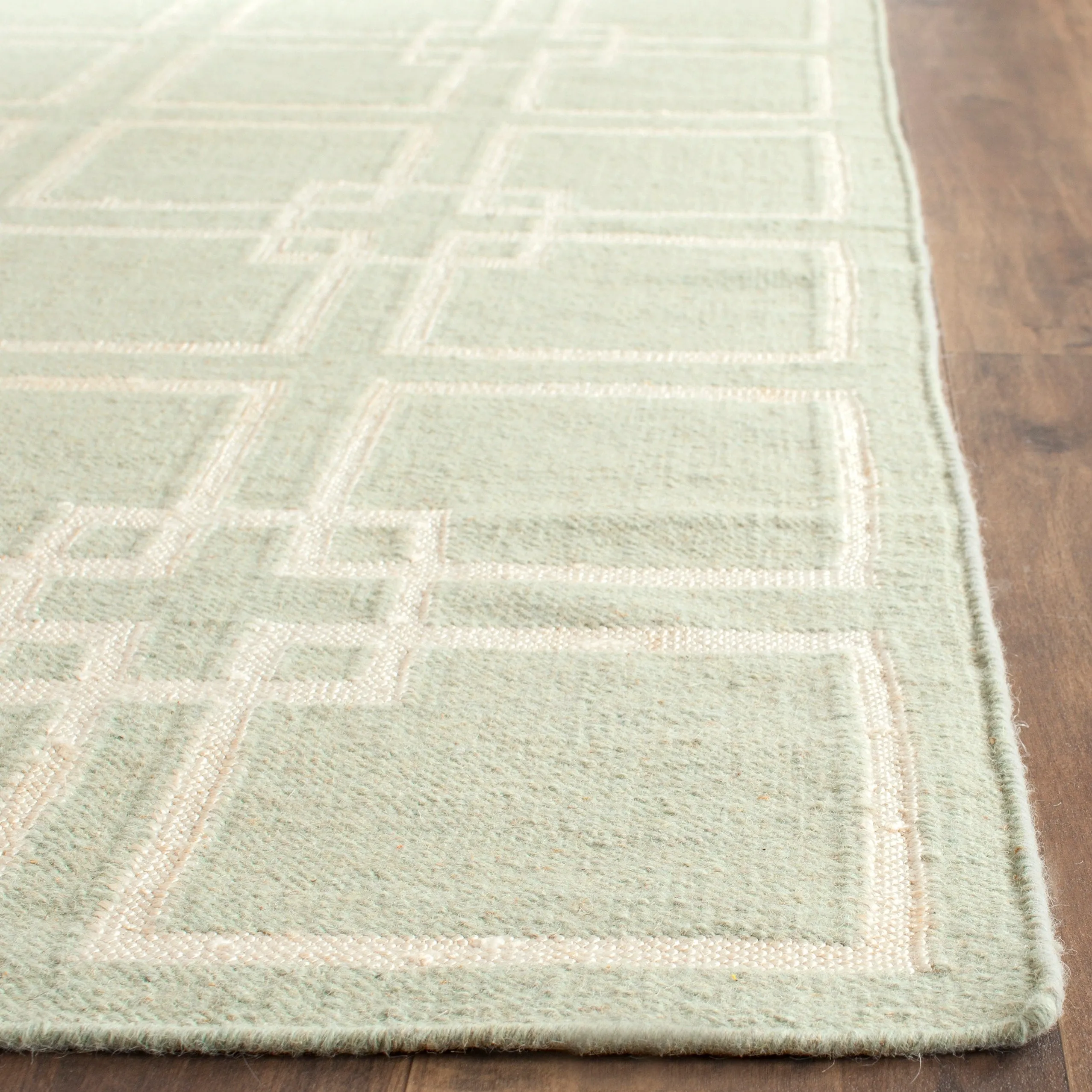Martha Stewart by SAFAVIEH Square Dance Wool/ Banana Silk Rug