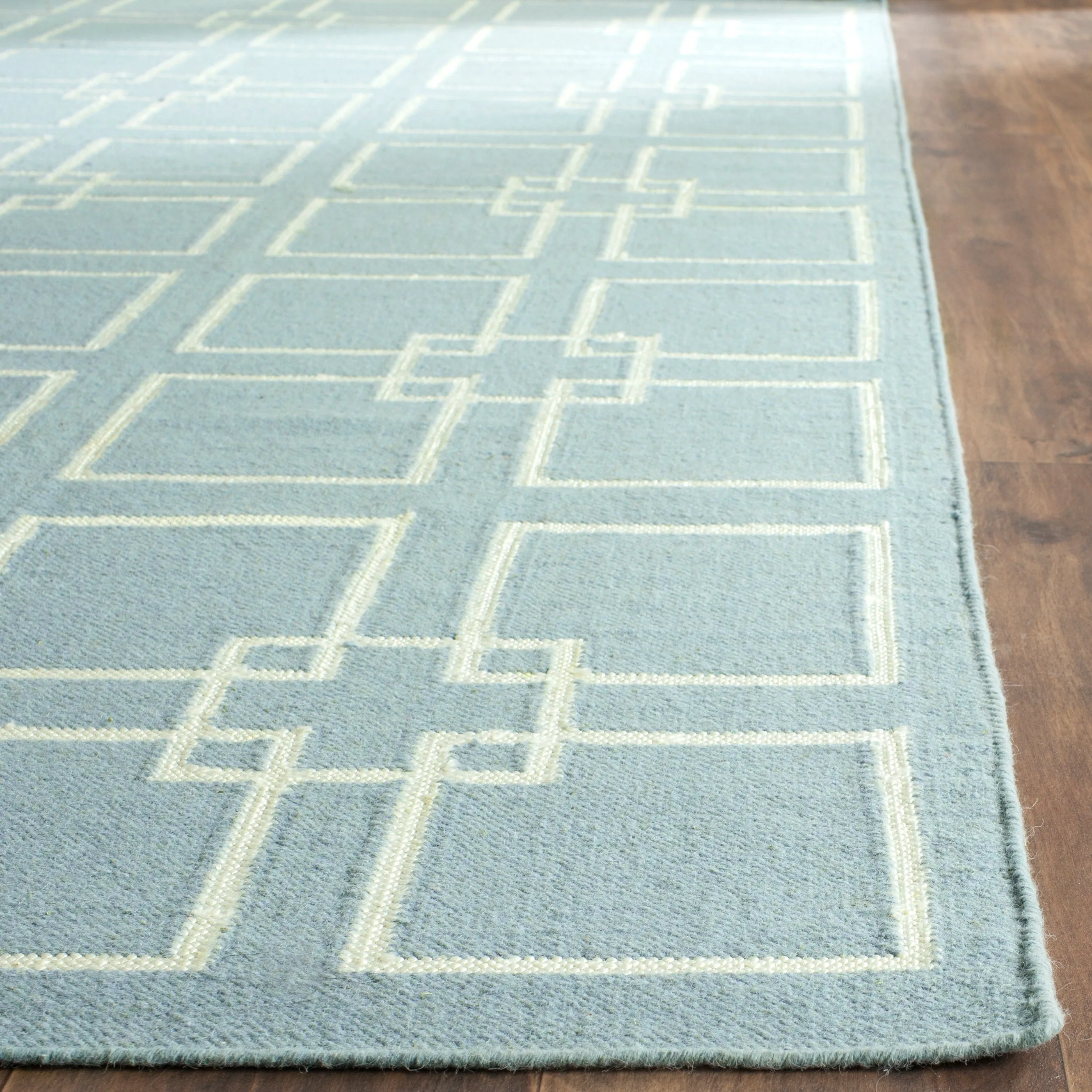 Martha Stewart by SAFAVIEH Square Dance Wool/ Banana Silk Rug