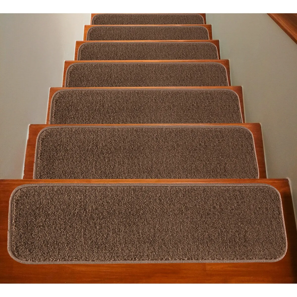 Mod-Arte Solo Collection Solid Color Stair Treads (Set of 7)