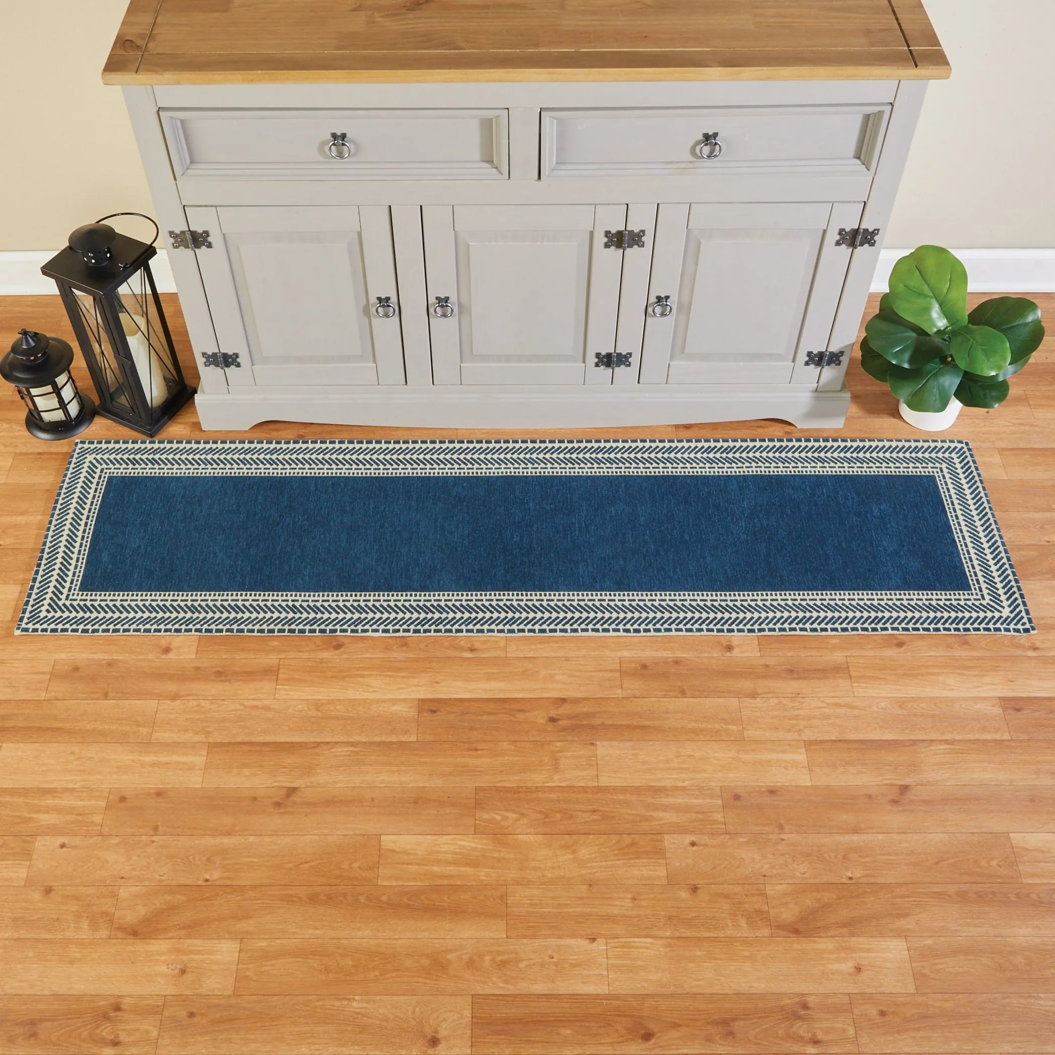 Modern Border Chenille Accent Rug