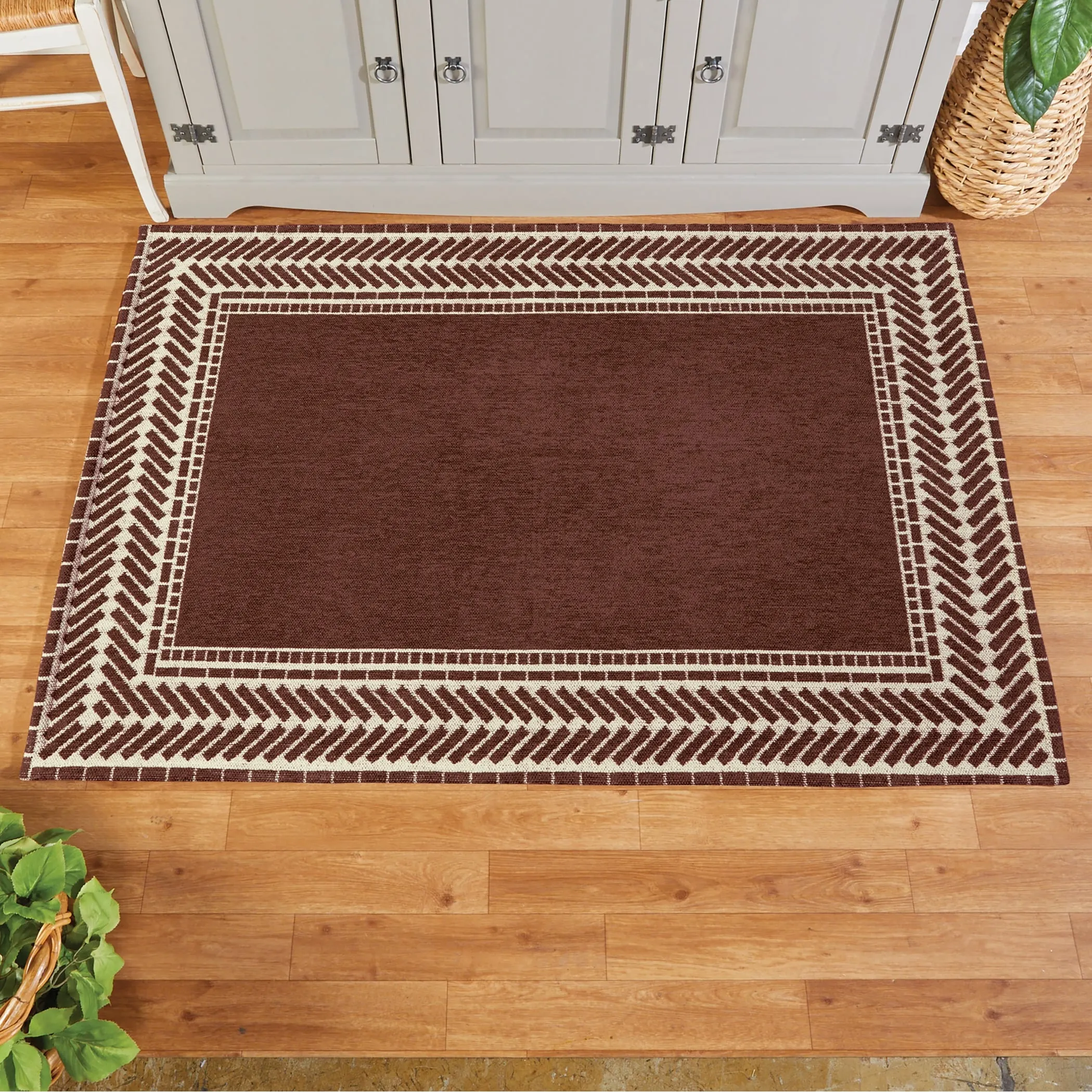 Modern Border Chenille Accent Rug