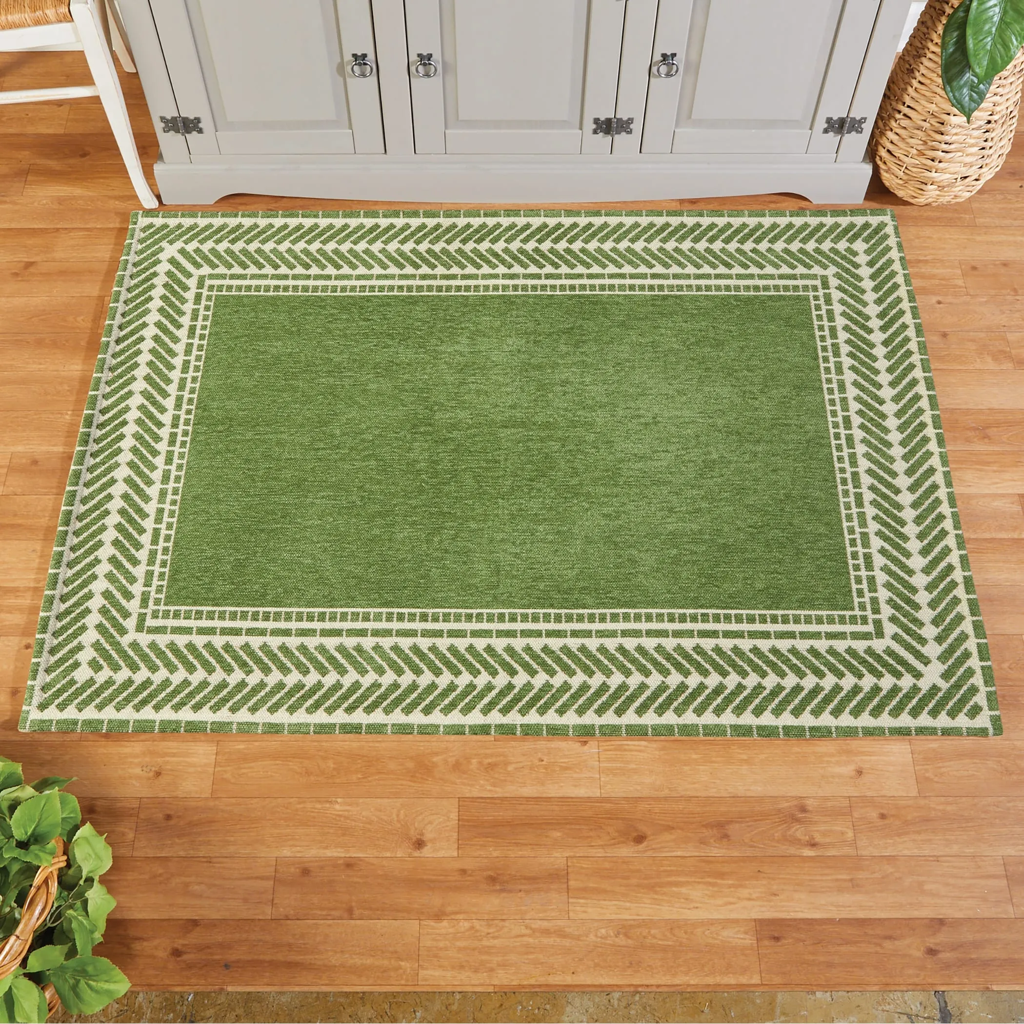 Modern Border Chenille Accent Rug