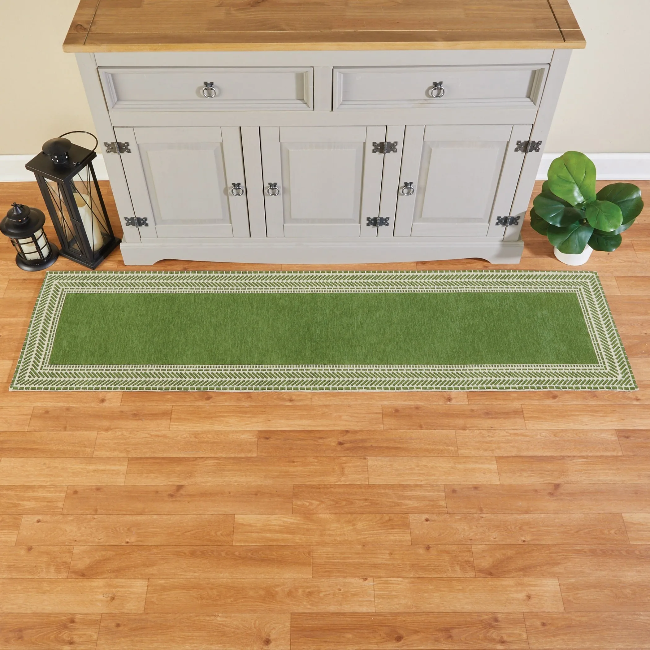 Modern Border Chenille Accent Rug