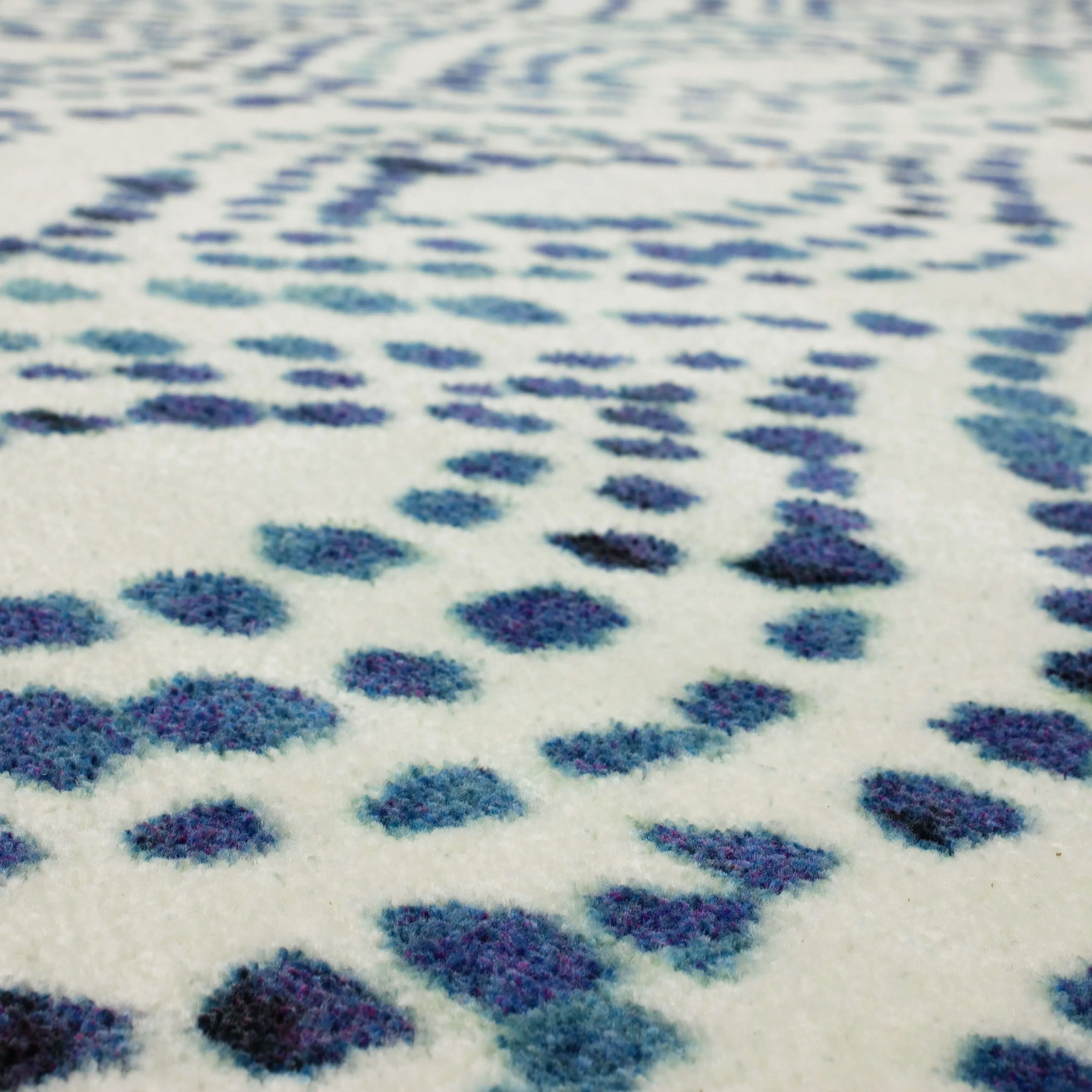 Mohawk Home Dotted Navy Ogee Area Rug