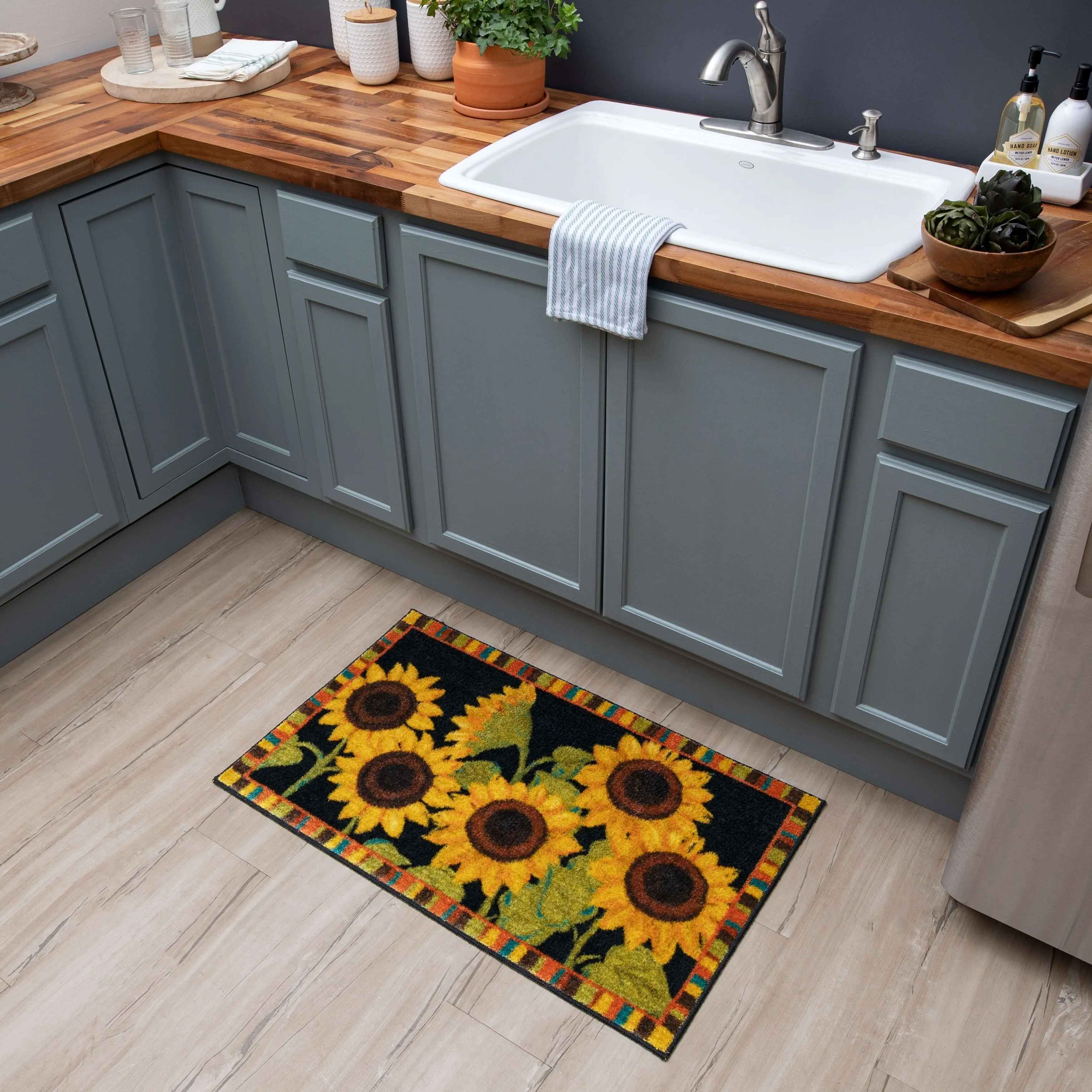 Mohawk Home Farmhouse Floral Kitchen Kitchen Mat