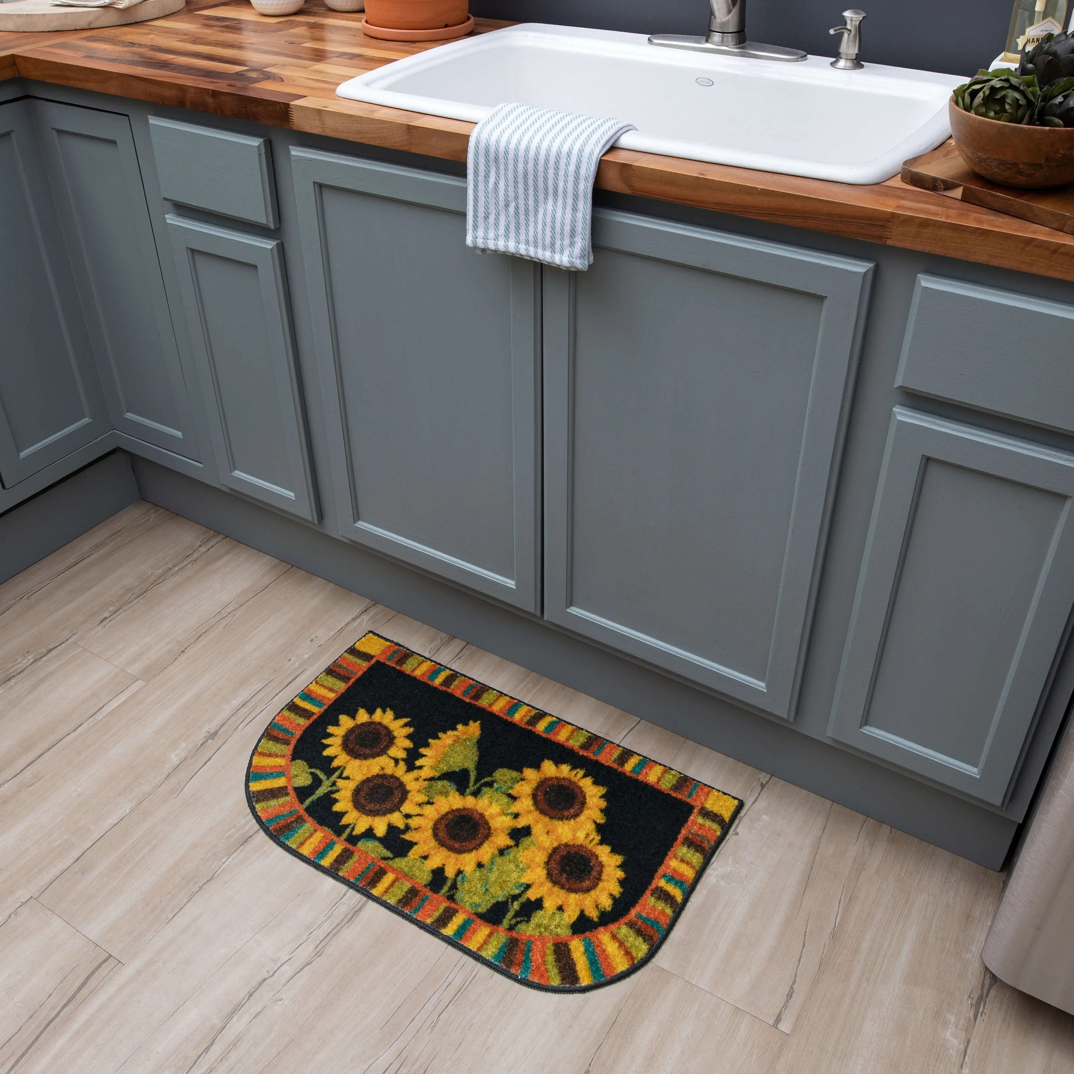 Mohawk Home Farmhouse Floral Kitchen Kitchen Mat